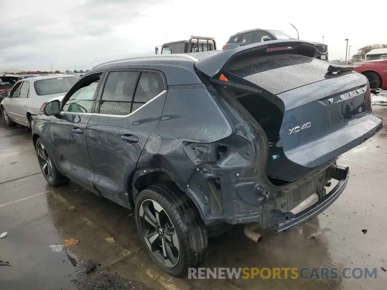 2 Photograph of a damaged car YV4162UL2K2104920 VOLVO XC40 2019