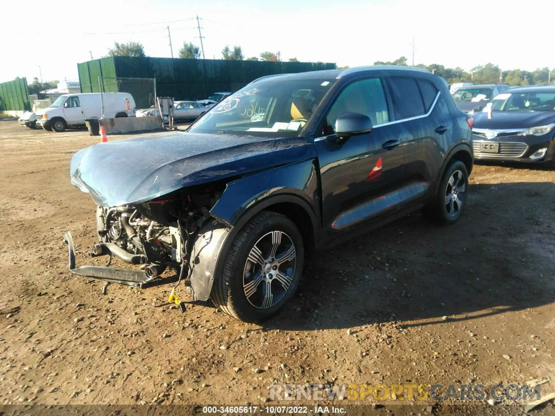 2 Photograph of a damaged car YV4162UL3K2079753 VOLVO XC40 2019