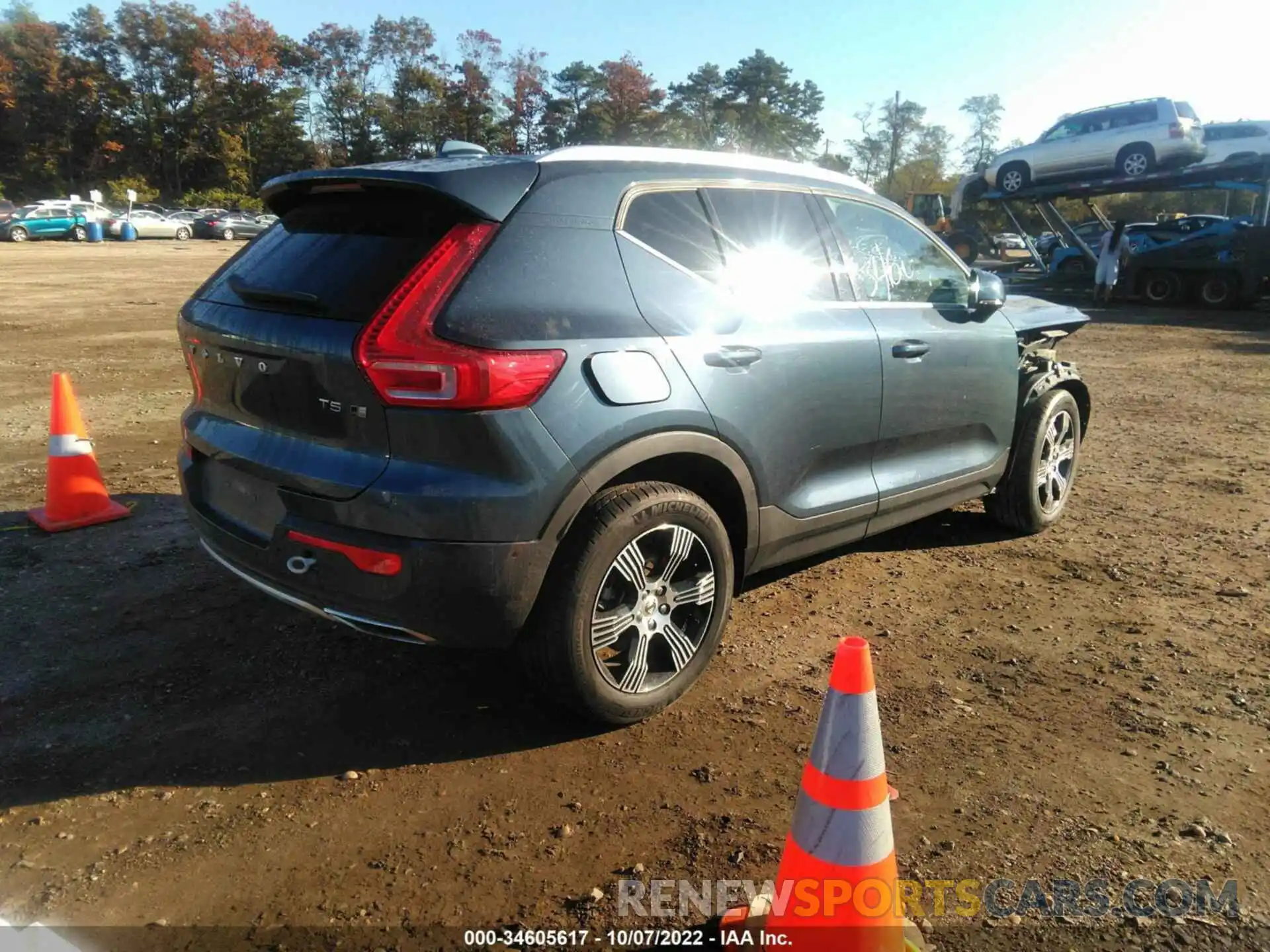 4 Photograph of a damaged car YV4162UL3K2079753 VOLVO XC40 2019