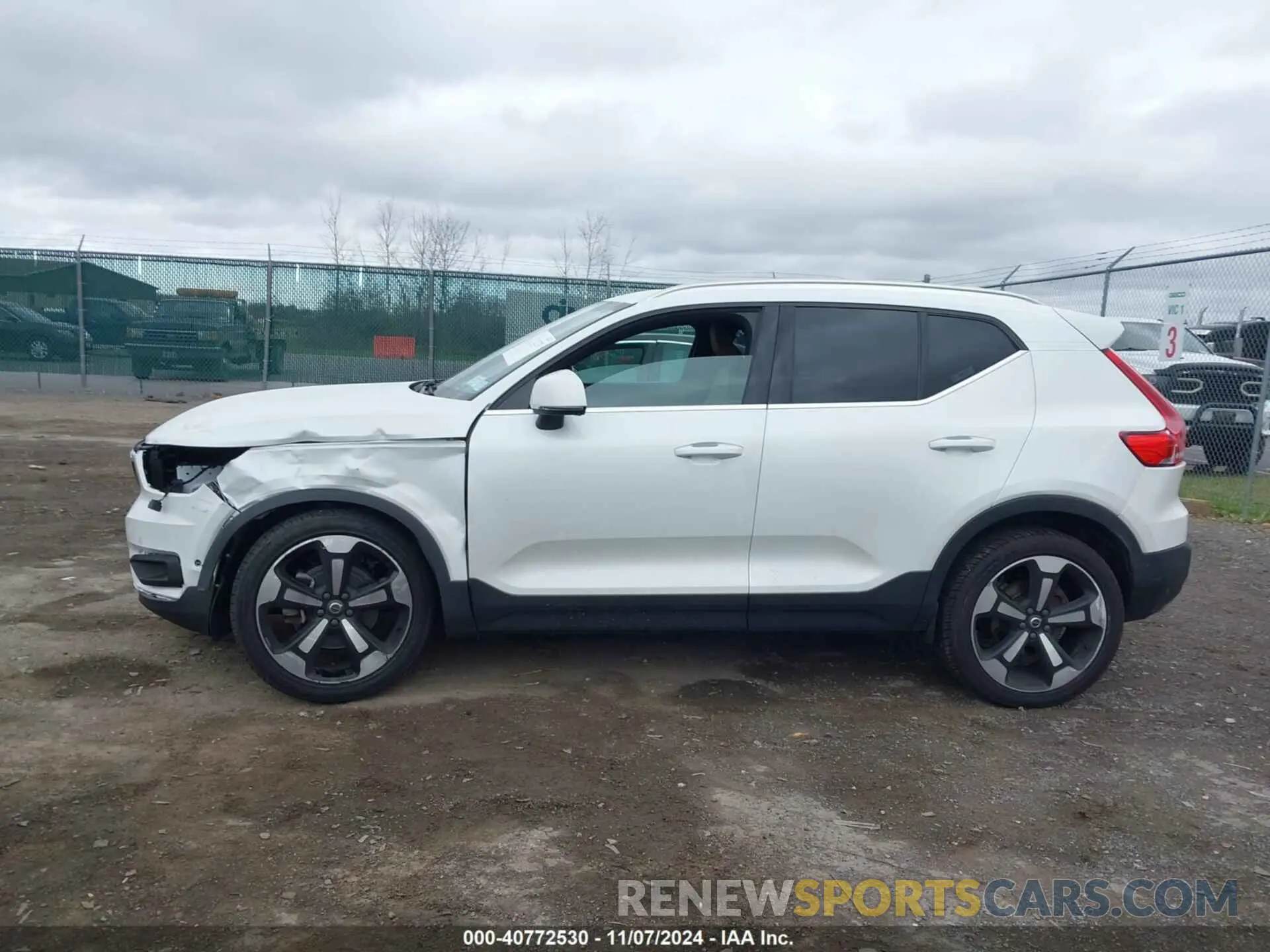15 Photograph of a damaged car YV4162UL5K2074005 VOLVO XC40 2019