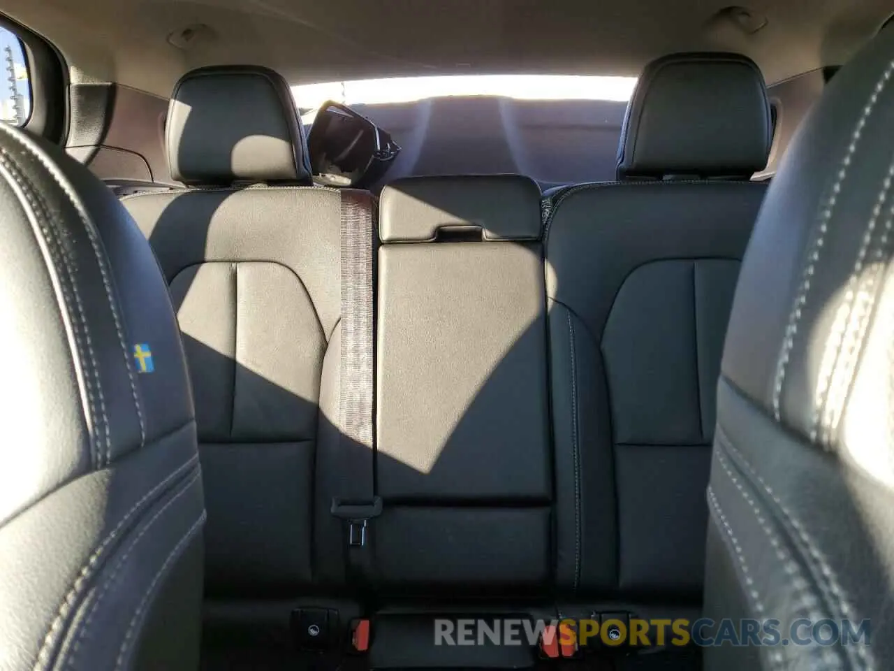 10 Photograph of a damaged car YV4162UL7K2047551 VOLVO XC40 2019