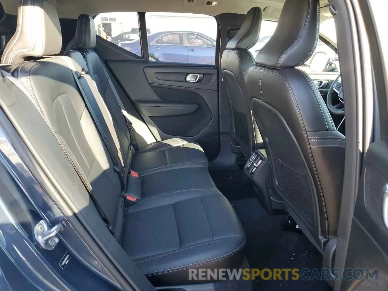 11 Photograph of a damaged car YV4162UL7K2047551 VOLVO XC40 2019