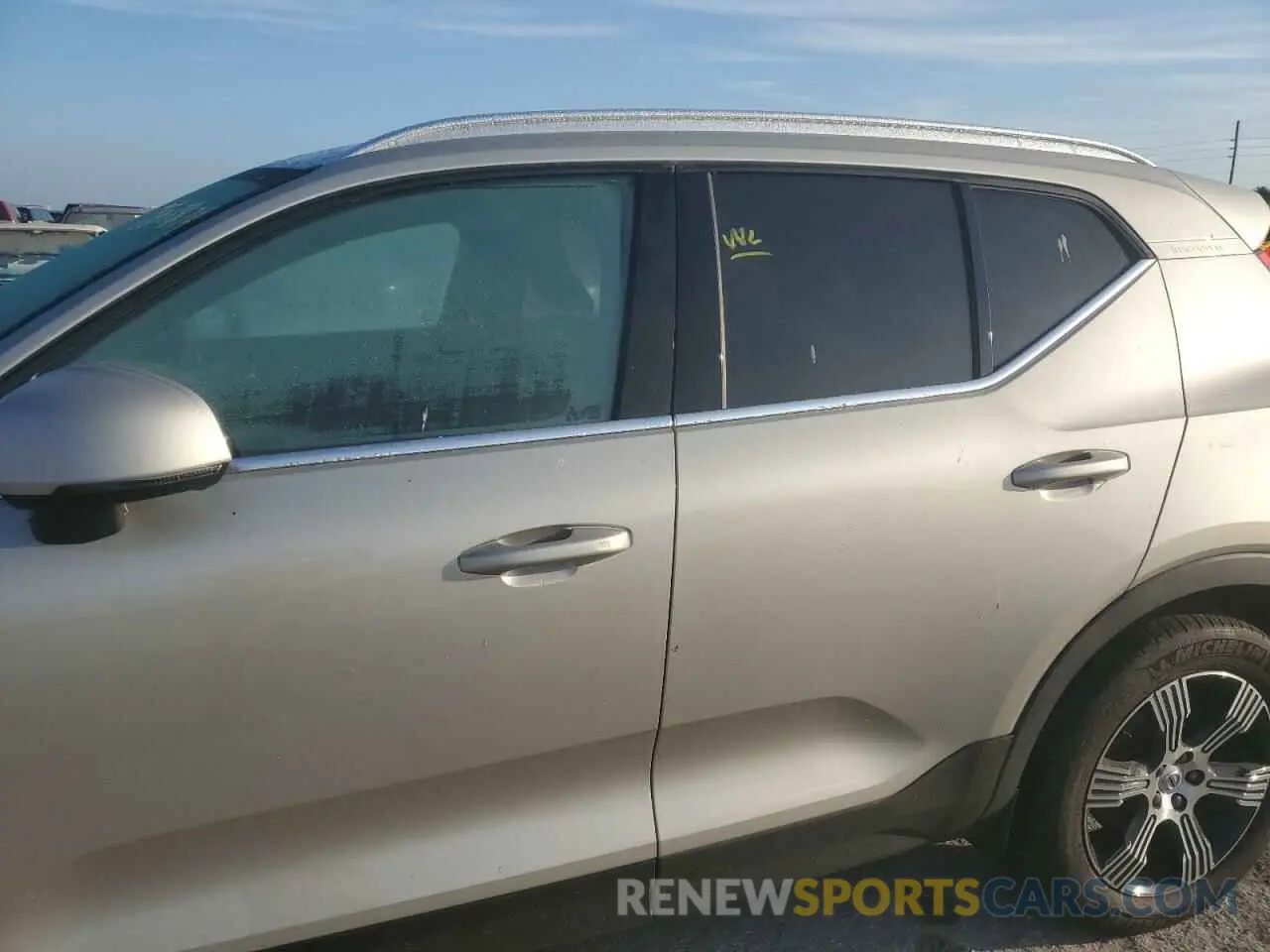 12 Photograph of a damaged car YV4162ULXK2087378 VOLVO XC40 2019