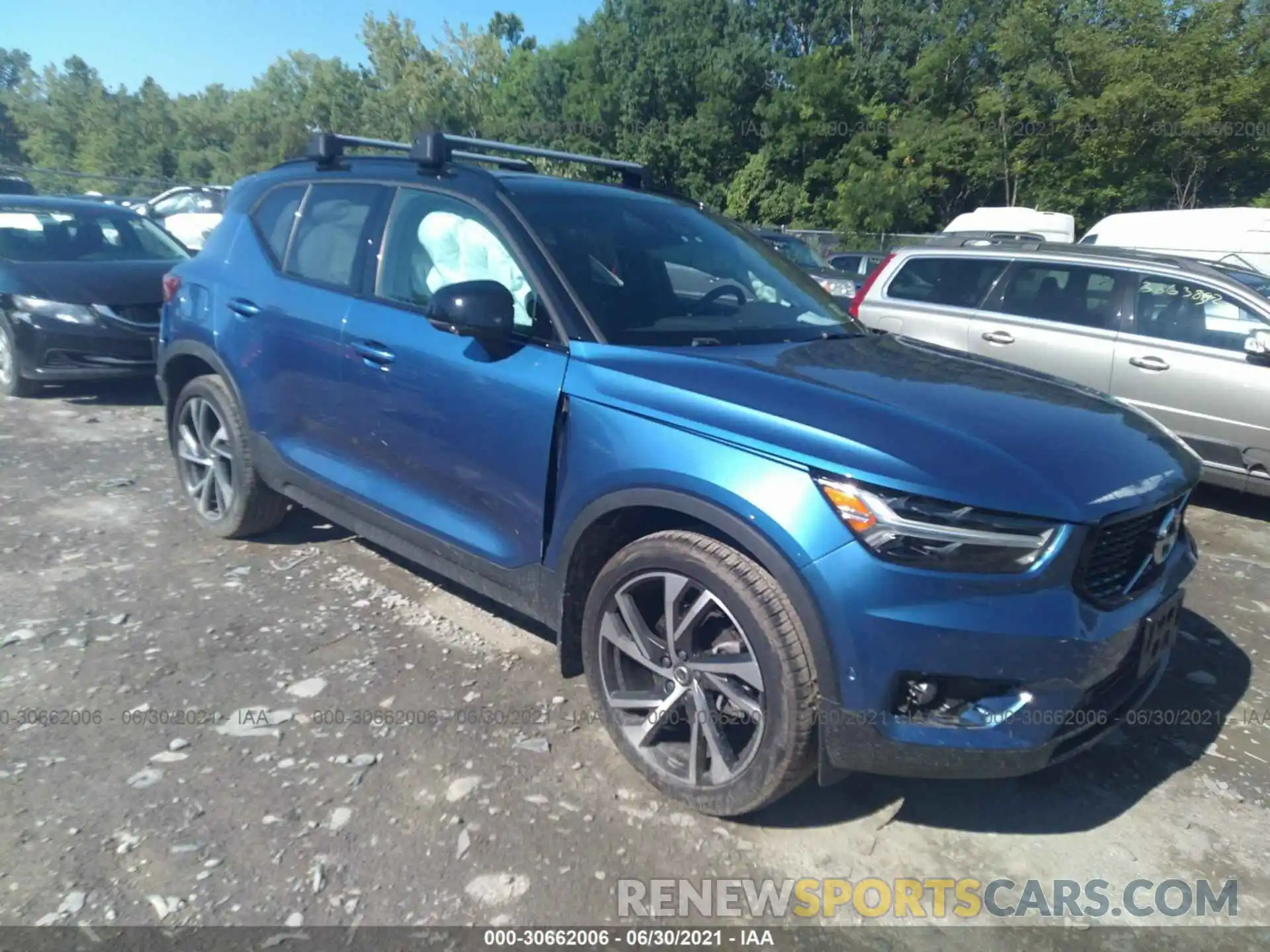 1 Photograph of a damaged car YV4162UM1K2150425 VOLVO XC40 2019