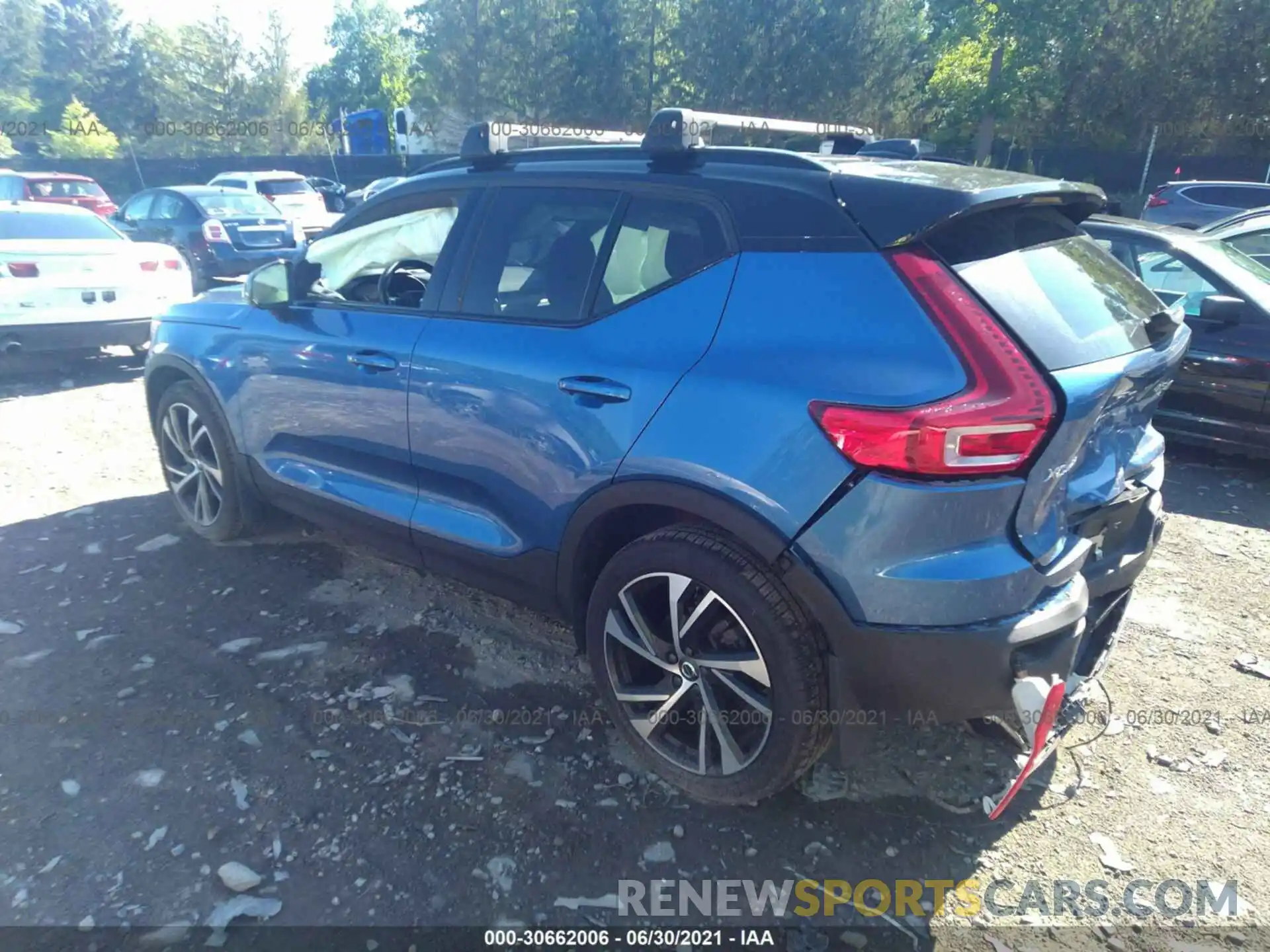 3 Photograph of a damaged car YV4162UM1K2150425 VOLVO XC40 2019