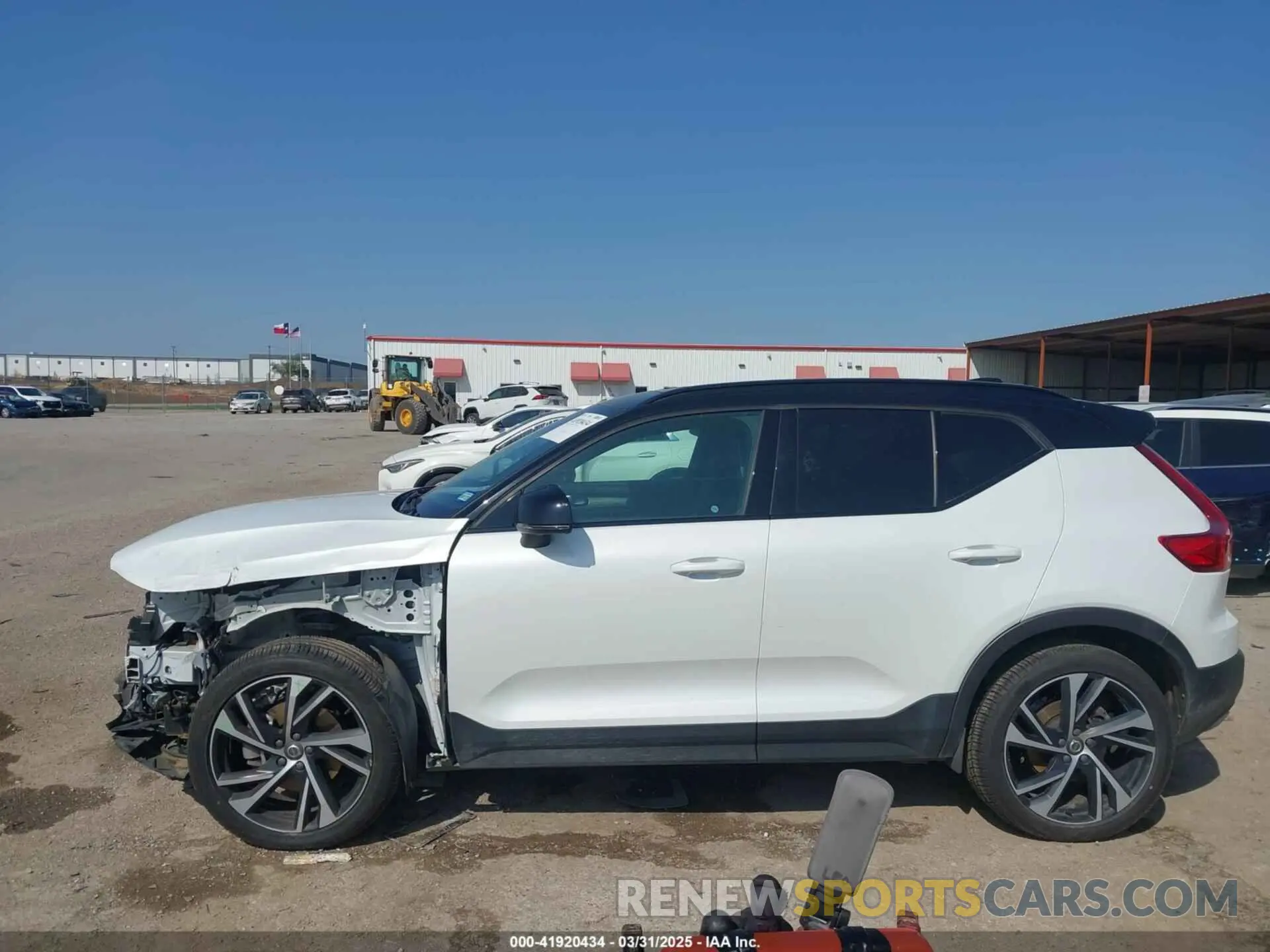 15 Photograph of a damaged car YV4162UM1K2156273 VOLVO XC40 2019