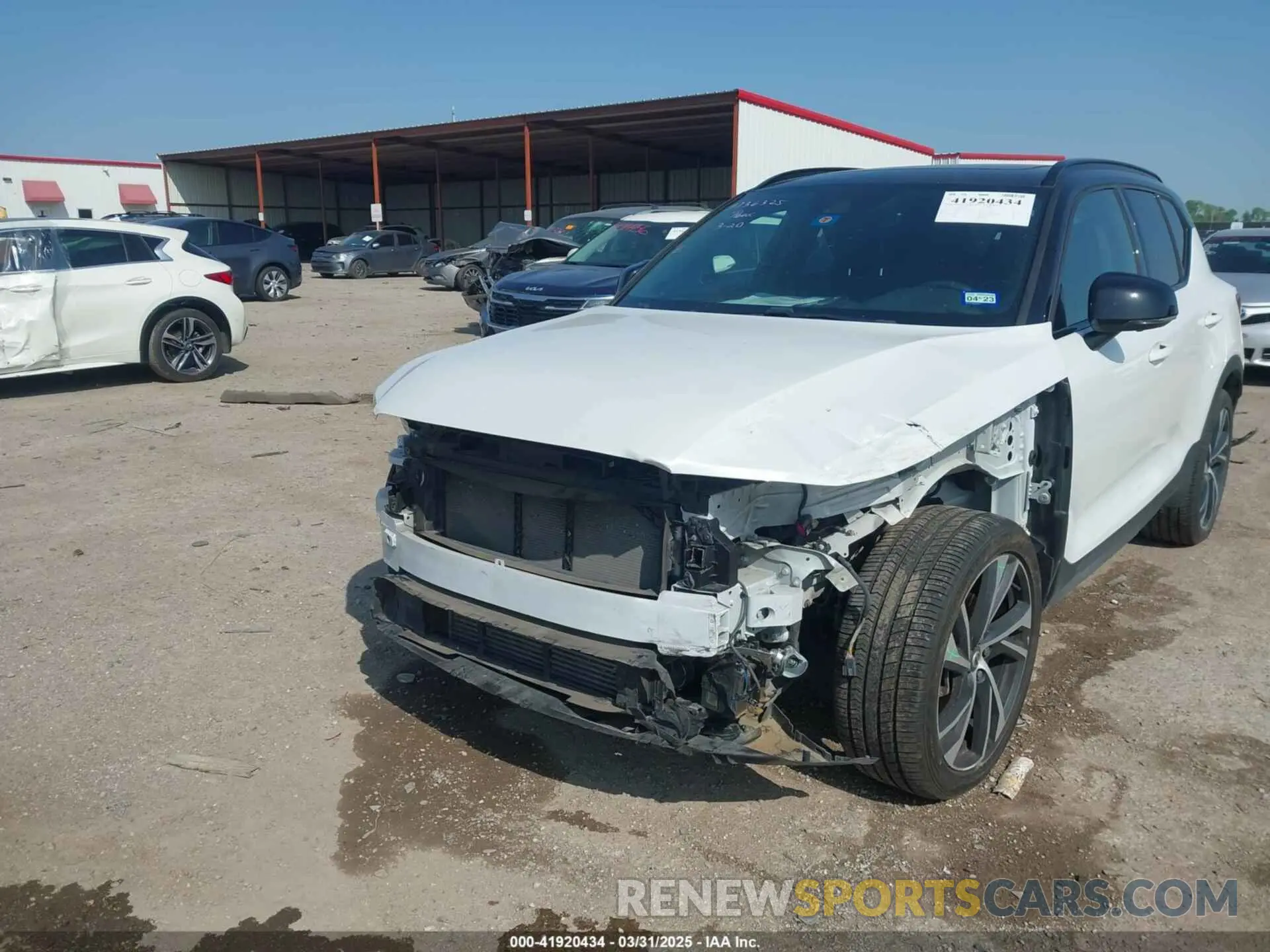 6 Photograph of a damaged car YV4162UM1K2156273 VOLVO XC40 2019
