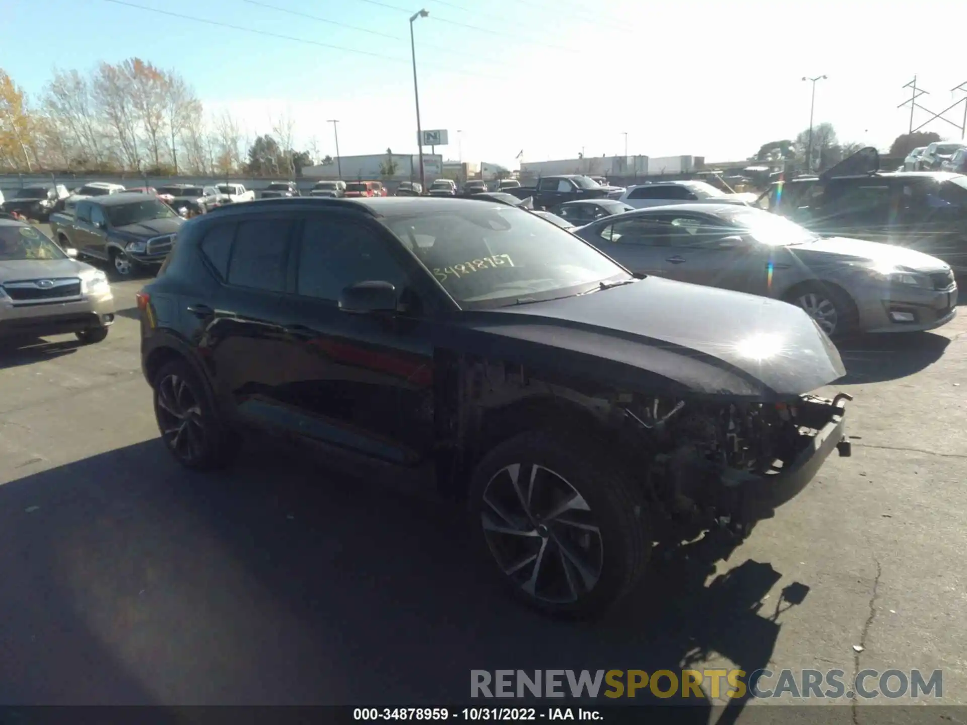 1 Photograph of a damaged car YV4162UM2K2132760 VOLVO XC40 2019