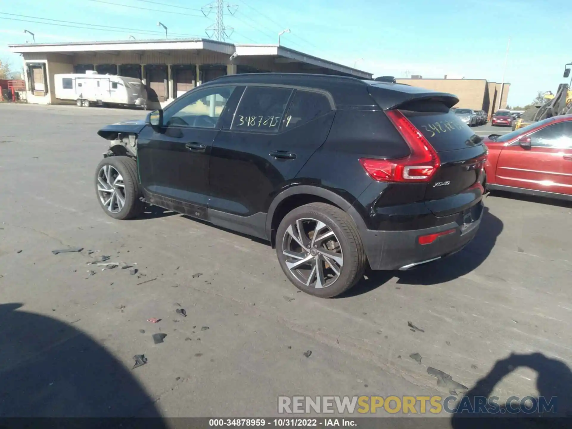 3 Photograph of a damaged car YV4162UM2K2132760 VOLVO XC40 2019