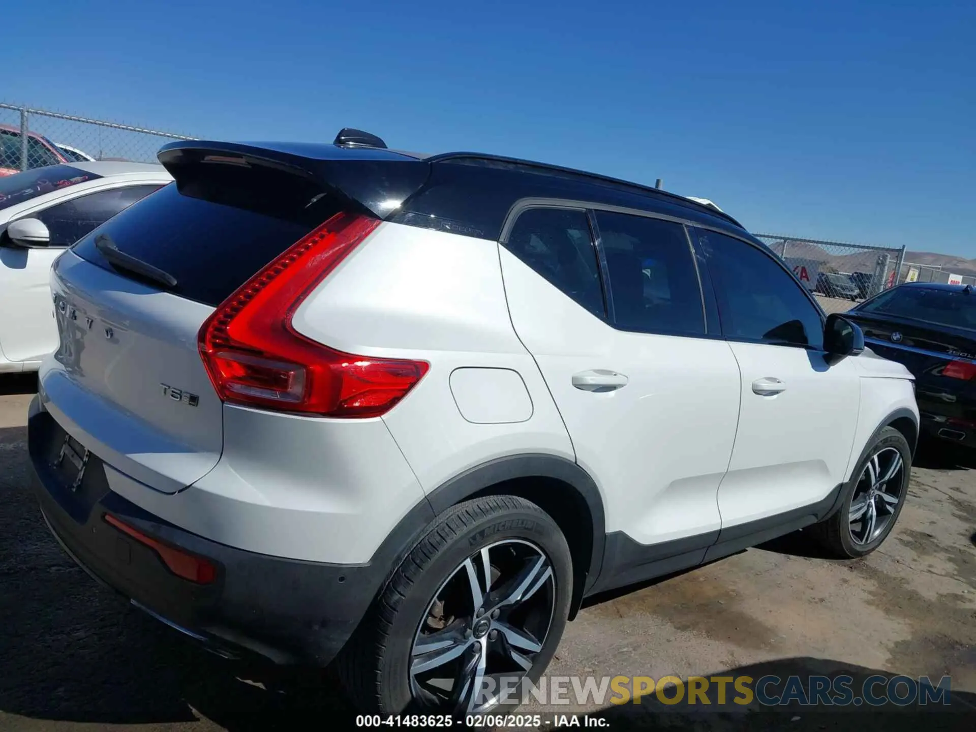 13 Photograph of a damaged car YV4162UM3K2067773 VOLVO XC40 2019