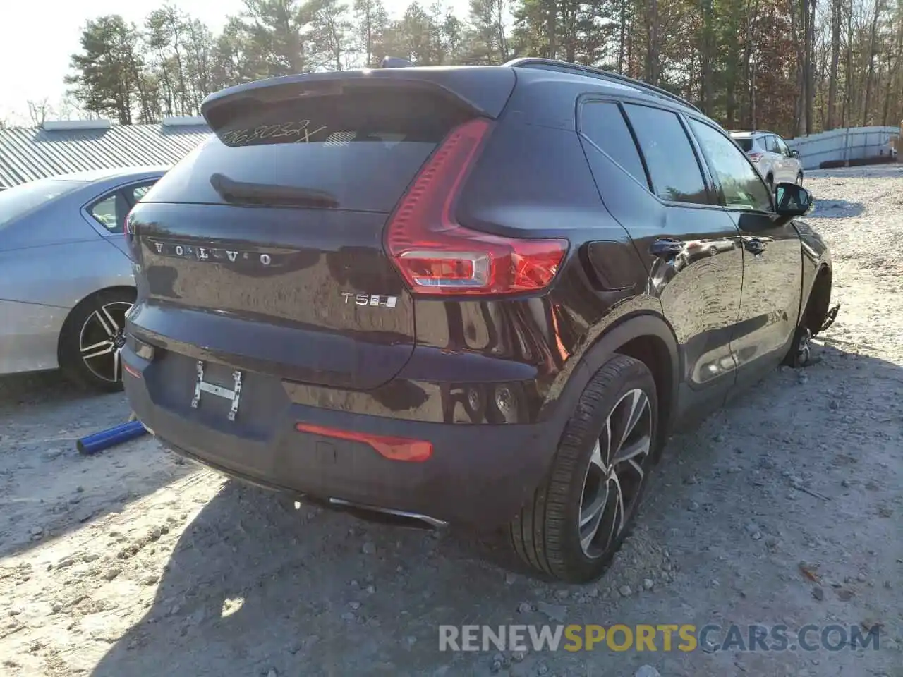 4 Photograph of a damaged car YV4162UM4K2141802 VOLVO XC40 2019