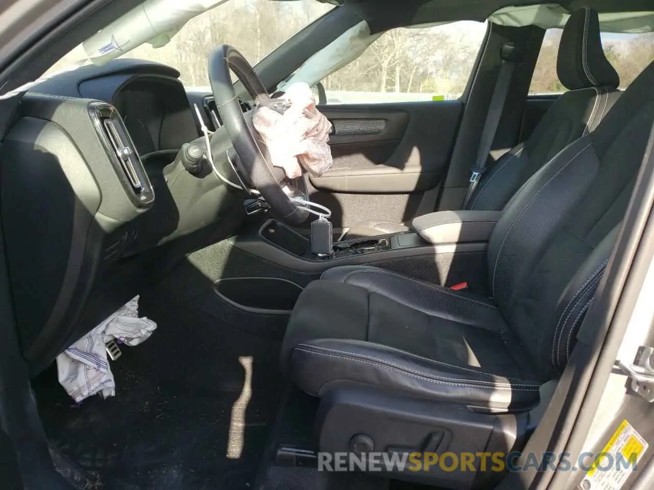 7 Photograph of a damaged car YV4162UM4K2155926 VOLVO XC40 2019