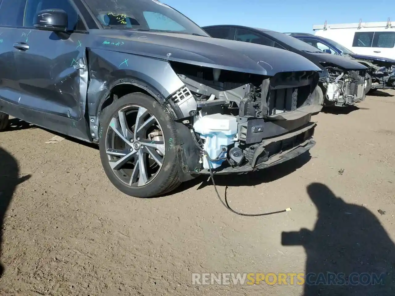 9 Photograph of a damaged car YV4162UM5K2056032 VOLVO XC40 2019