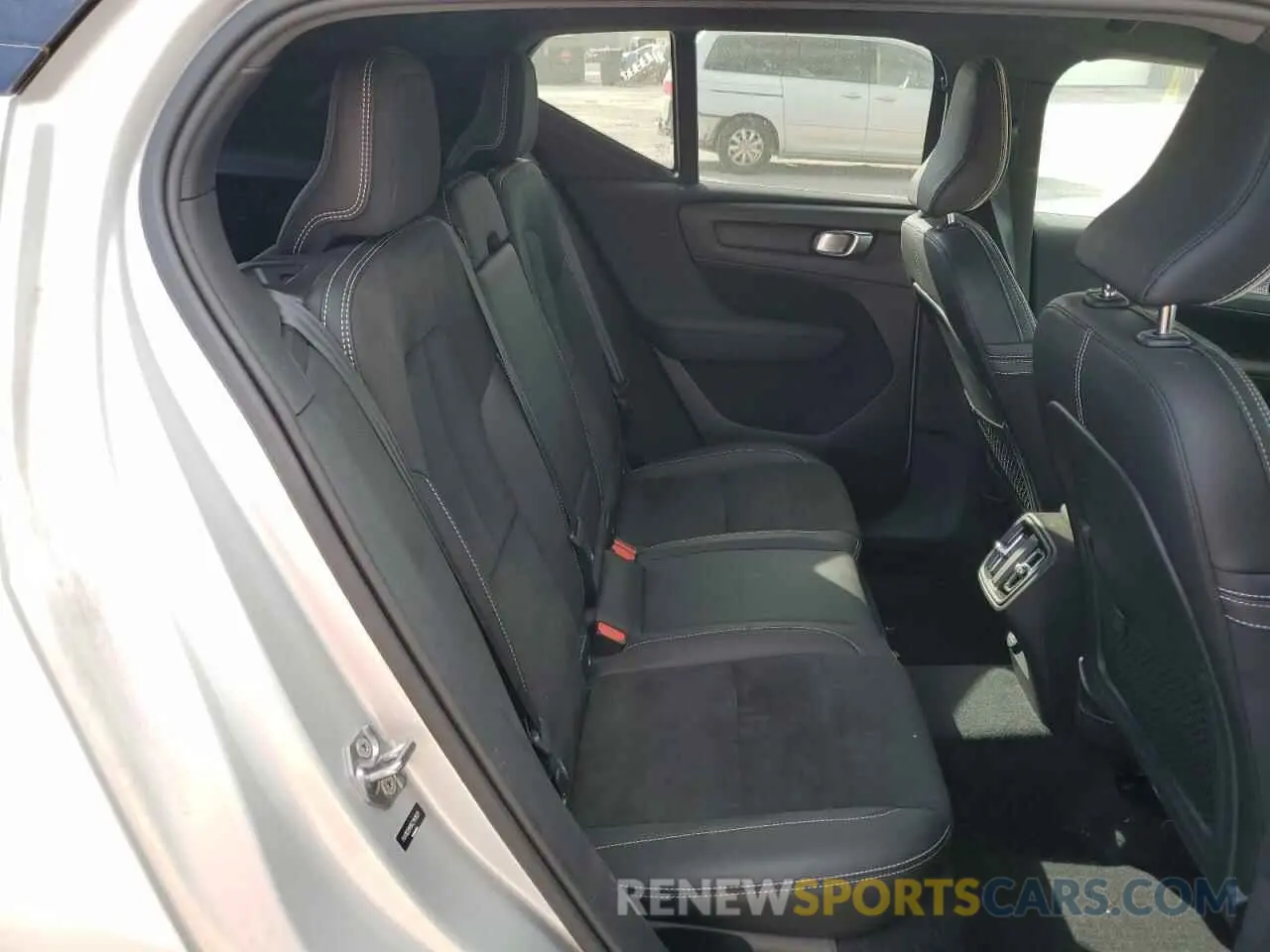 11 Photograph of a damaged car YV4162UM5K2141629 VOLVO XC40 2019
