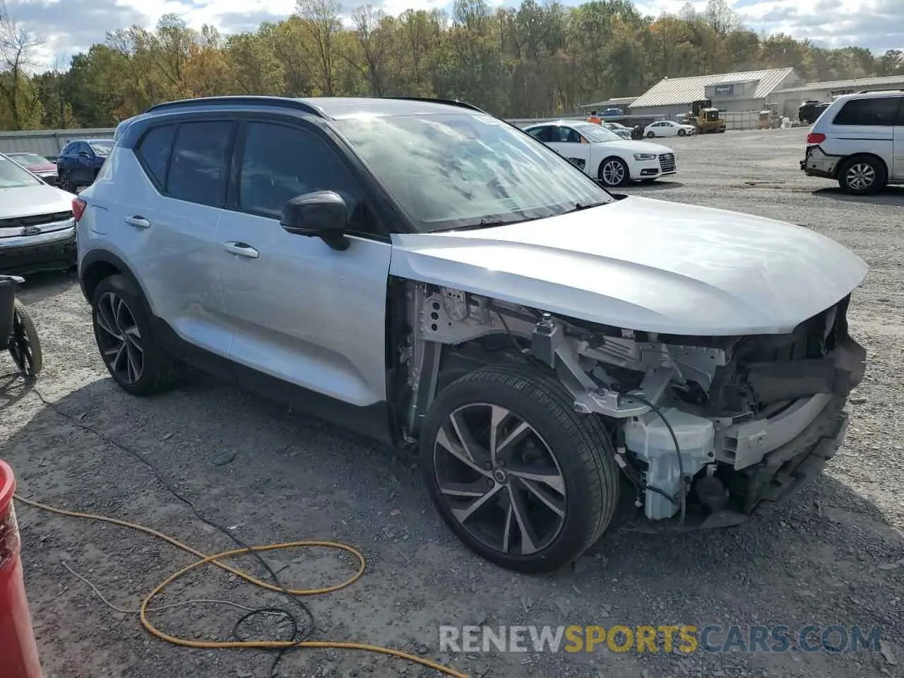 4 Photograph of a damaged car YV4162UM5K2141629 VOLVO XC40 2019