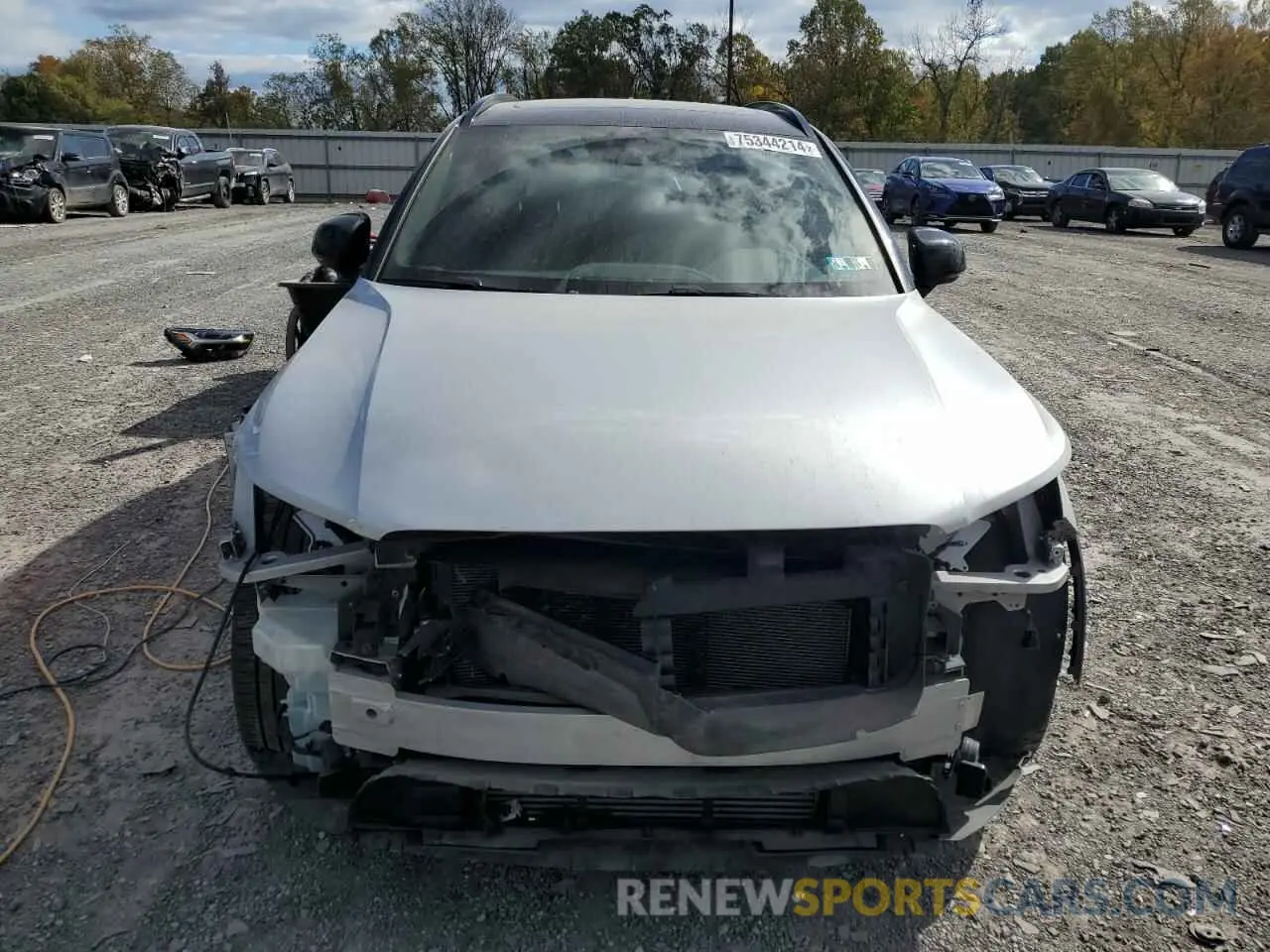 5 Photograph of a damaged car YV4162UM5K2141629 VOLVO XC40 2019