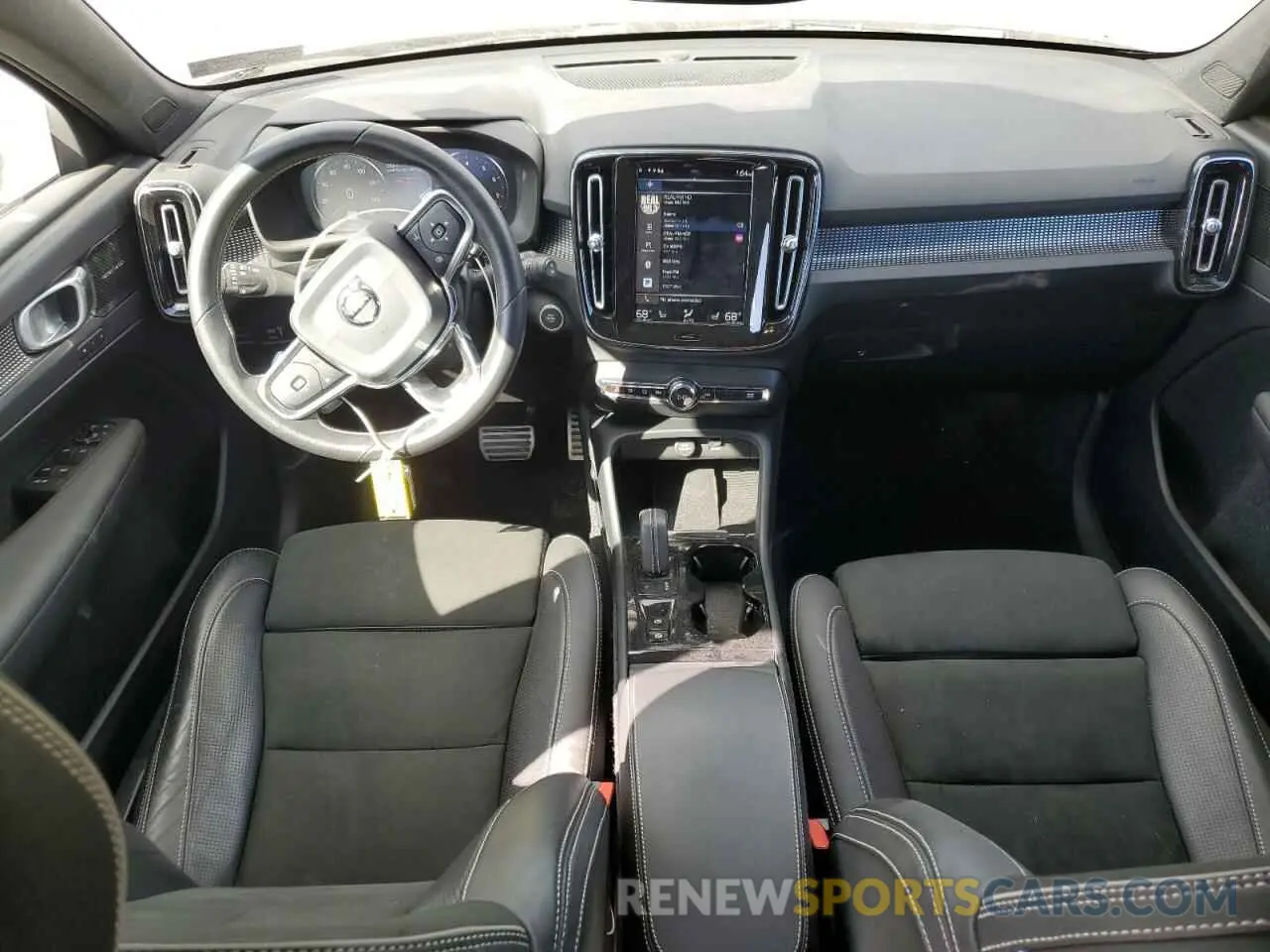 8 Photograph of a damaged car YV4162UM5K2141629 VOLVO XC40 2019