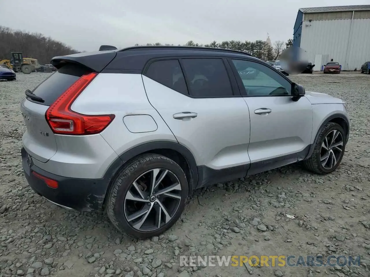 3 Photograph of a damaged car YV4162UM8K2102498 VOLVO XC40 2019