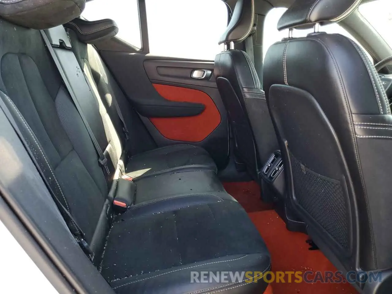 11 Photograph of a damaged car YV4162UM8K2104266 VOLVO XC40 2019