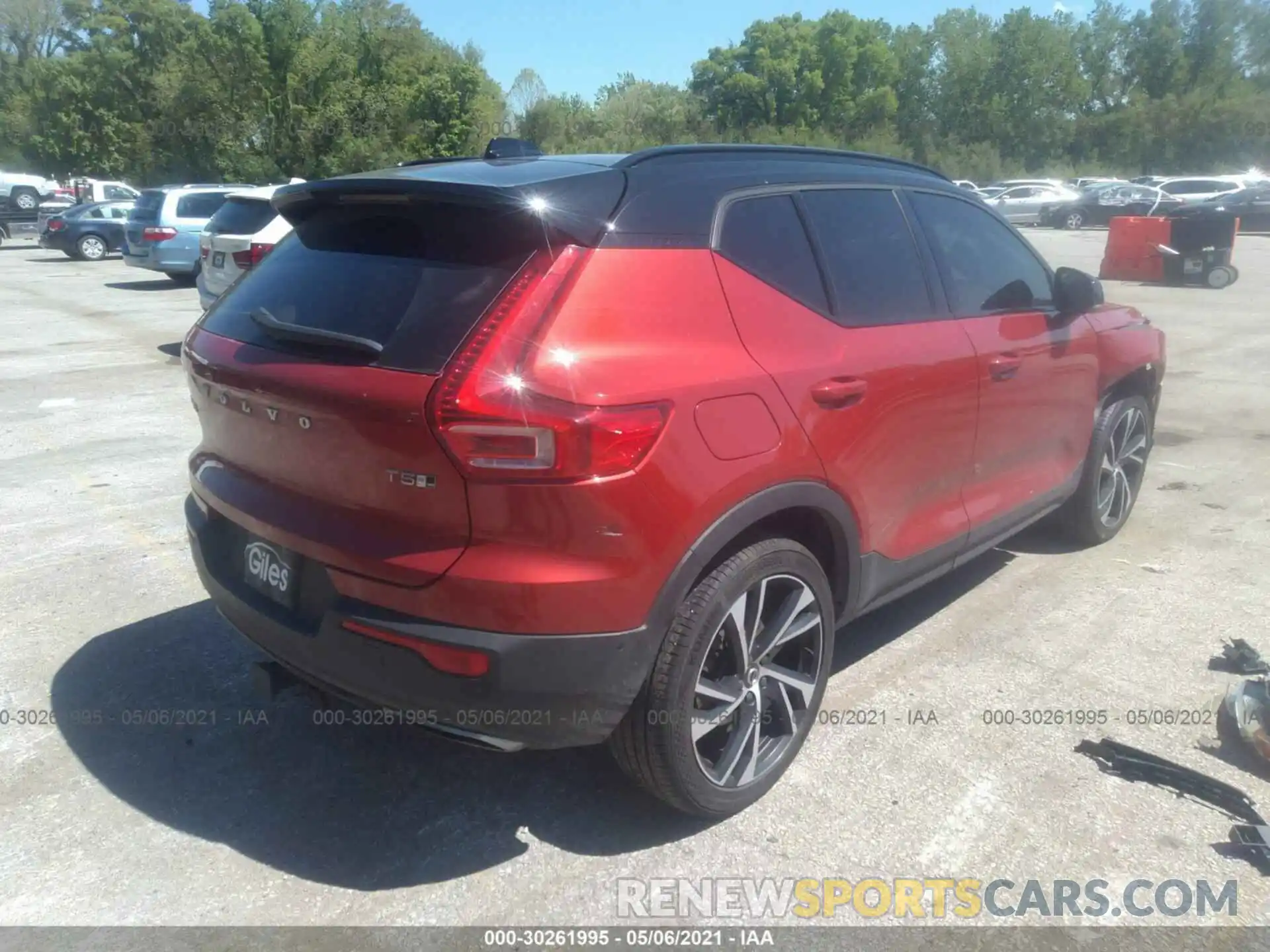 4 Photograph of a damaged car YV4162UM9K2119780 VOLVO XC40 2019