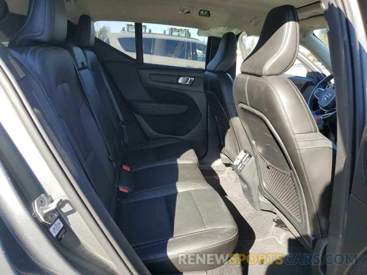 11 Photograph of a damaged car YV4162XZ0K2019316 VOLVO XC40 2019