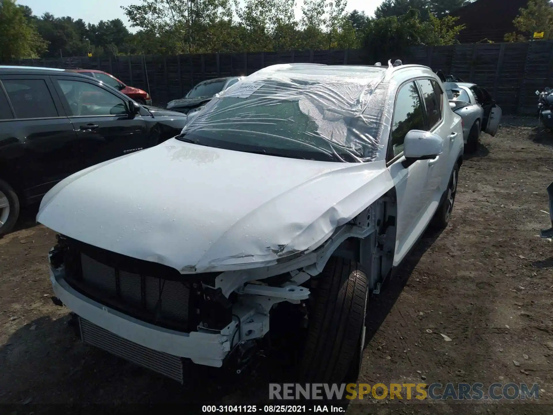 2 Photograph of a damaged car YV4162XZ2K2005501 VOLVO XC40 2019