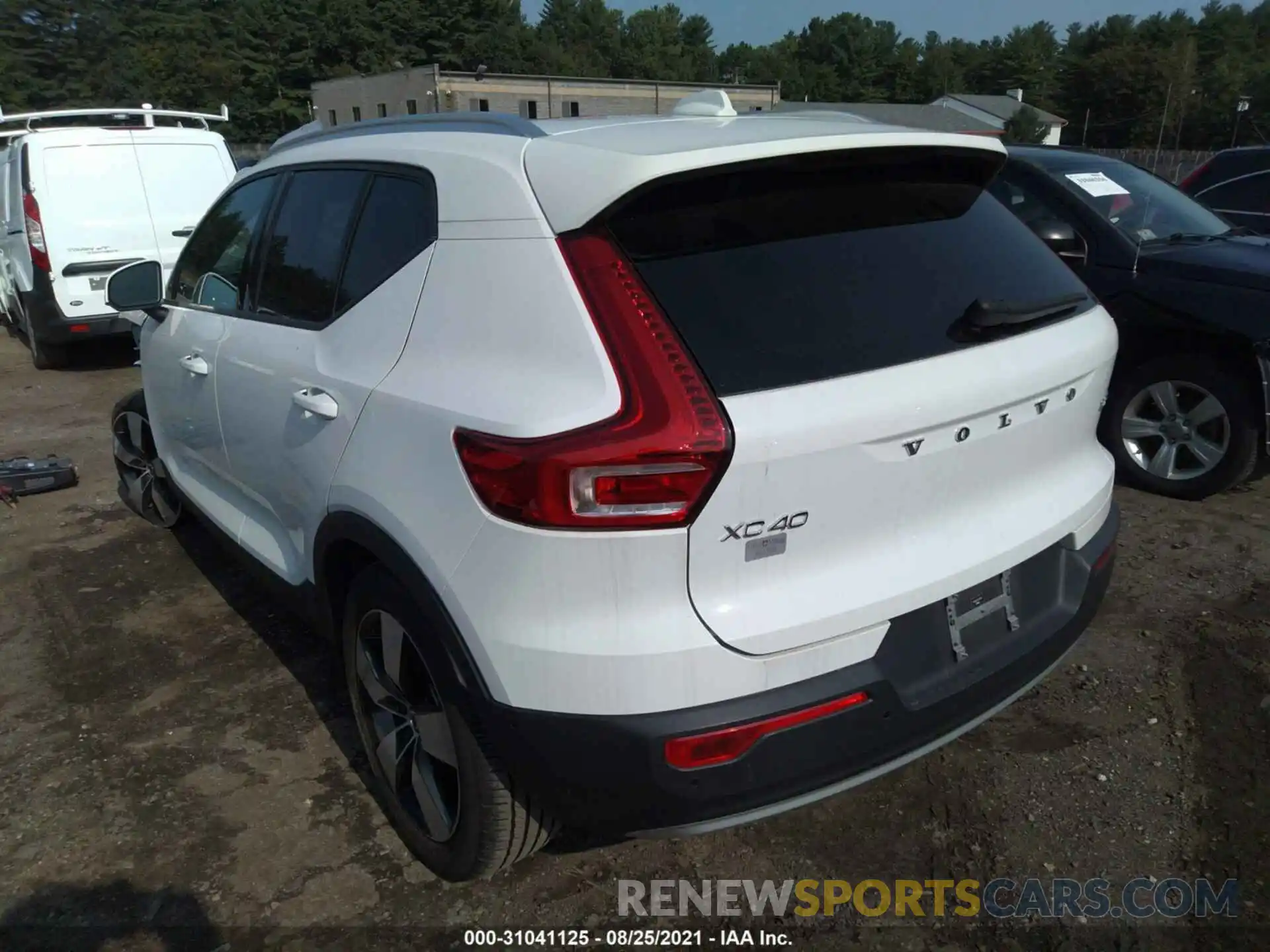 3 Photograph of a damaged car YV4162XZ2K2005501 VOLVO XC40 2019