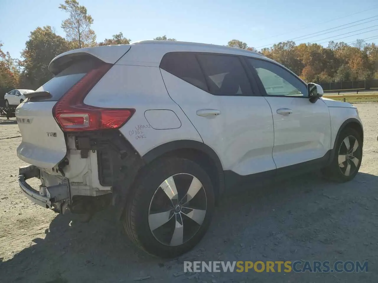 3 Photograph of a damaged car YV4162XZ2K2011475 VOLVO XC40 2019