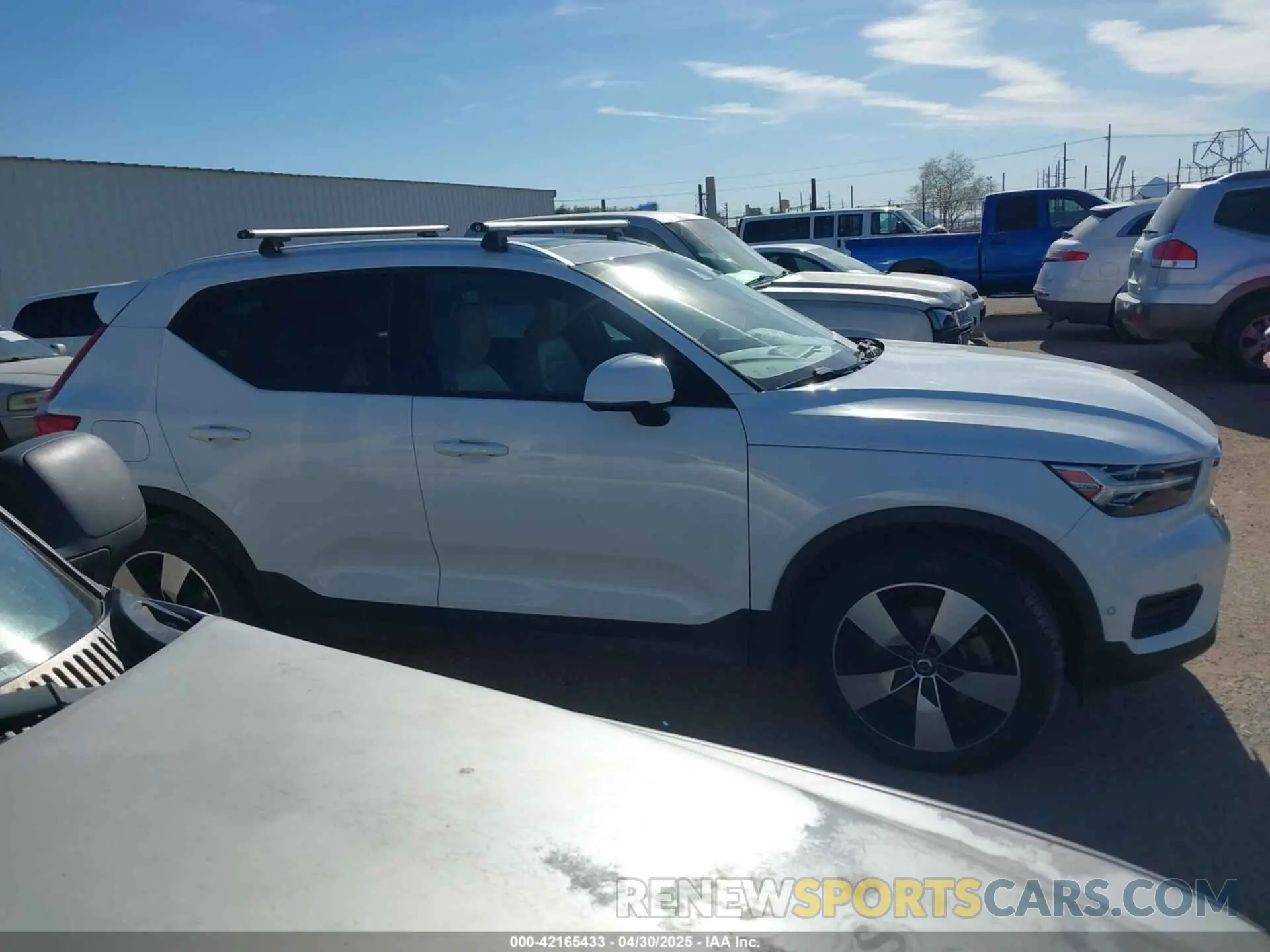 12 Photograph of a damaged car YV4162XZ2K2013680 VOLVO XC40 2019