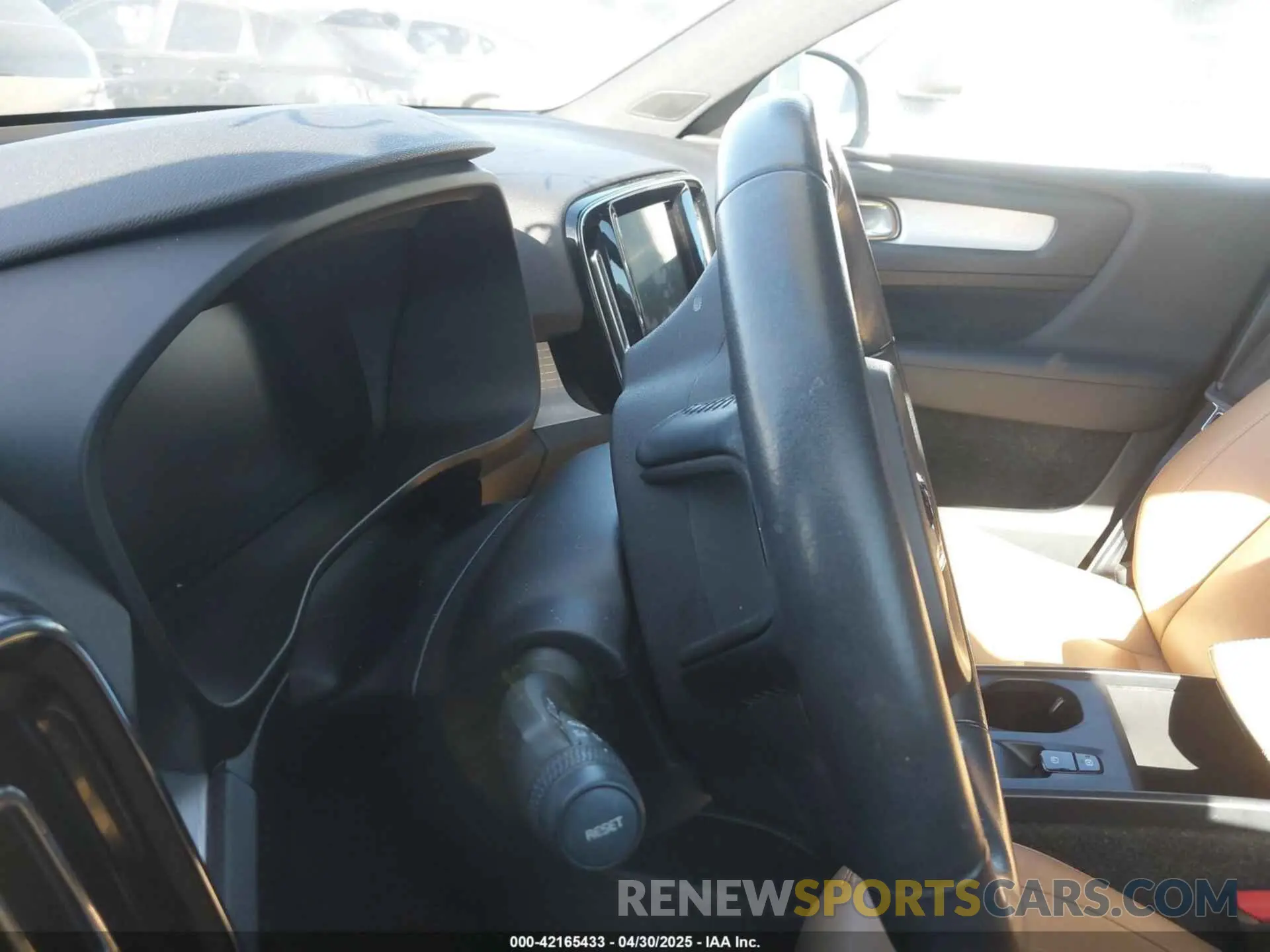 7 Photograph of a damaged car YV4162XZ2K2013680 VOLVO XC40 2019