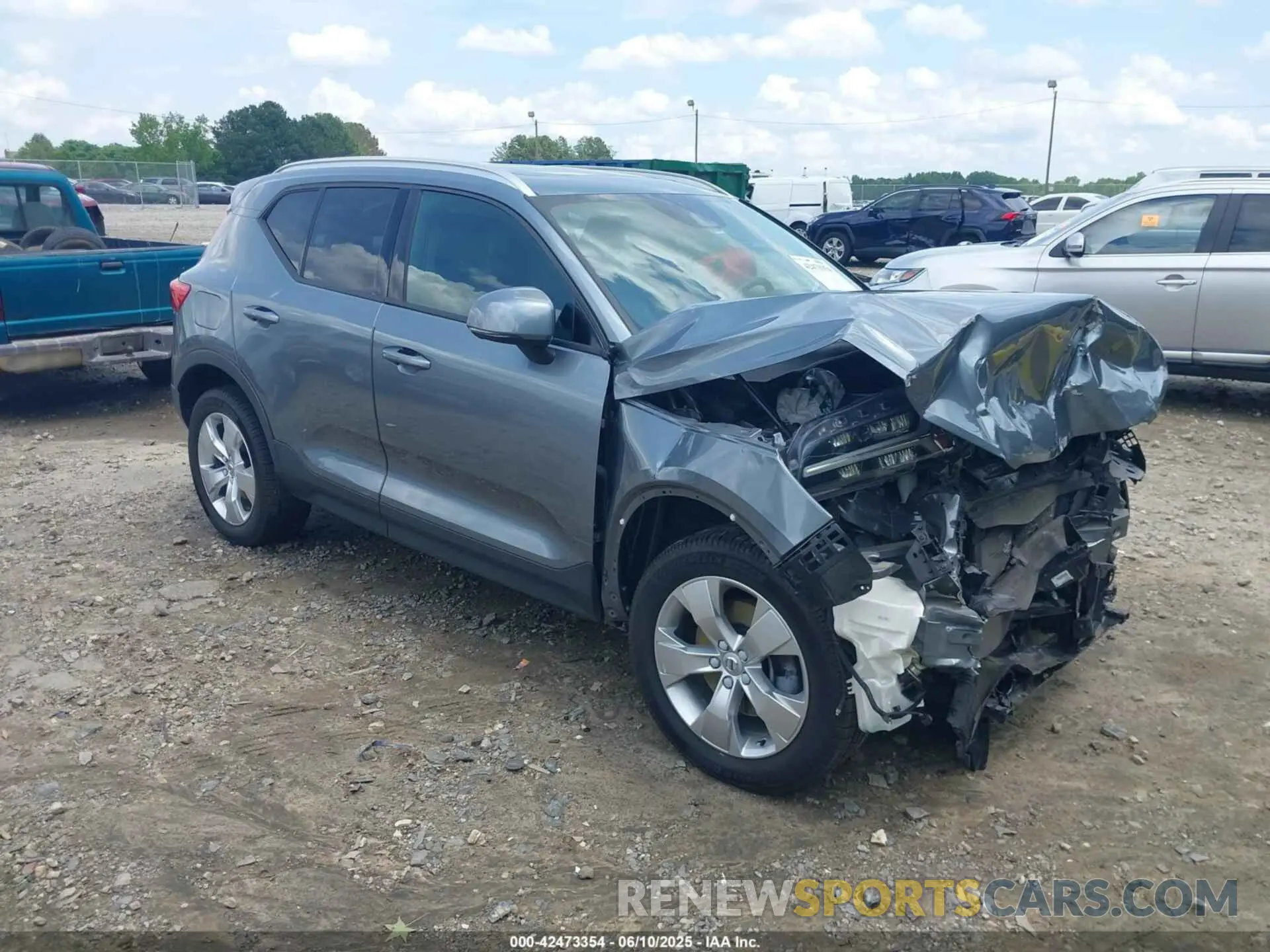 1 Photograph of a damaged car YV4162XZ2K2014814 VOLVO XC40 2019