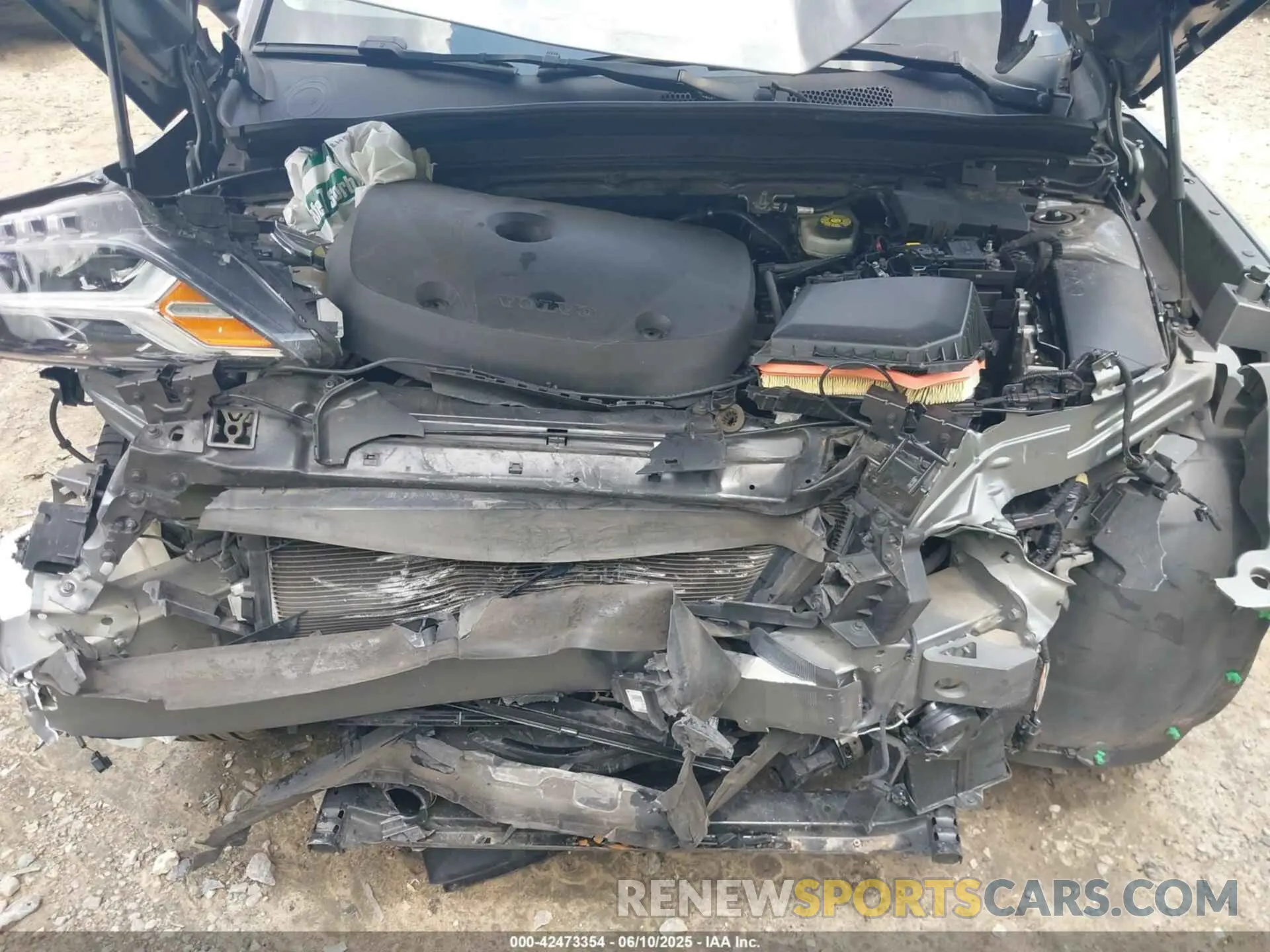 10 Photograph of a damaged car YV4162XZ2K2014814 VOLVO XC40 2019