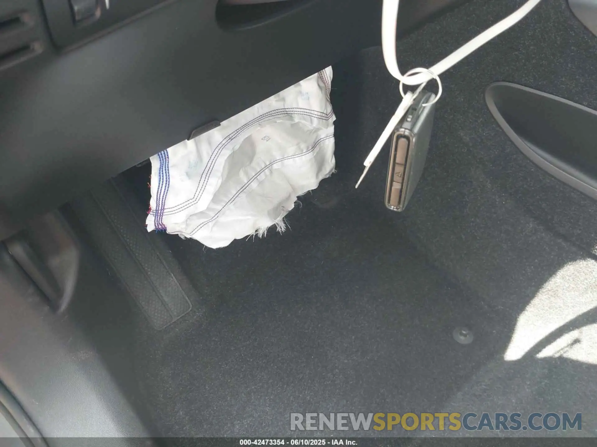 11 Photograph of a damaged car YV4162XZ2K2014814 VOLVO XC40 2019