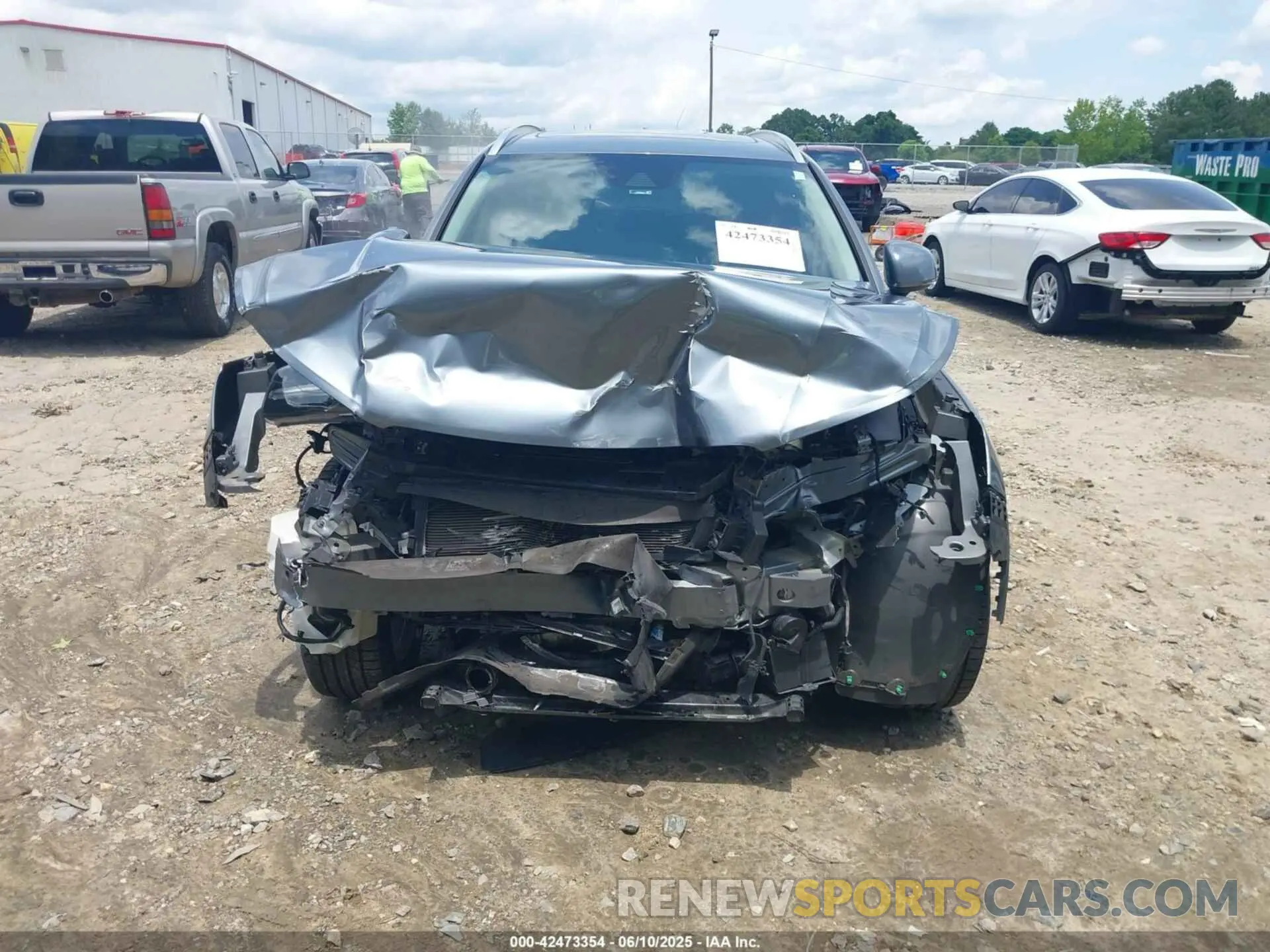 6 Photograph of a damaged car YV4162XZ2K2014814 VOLVO XC40 2019