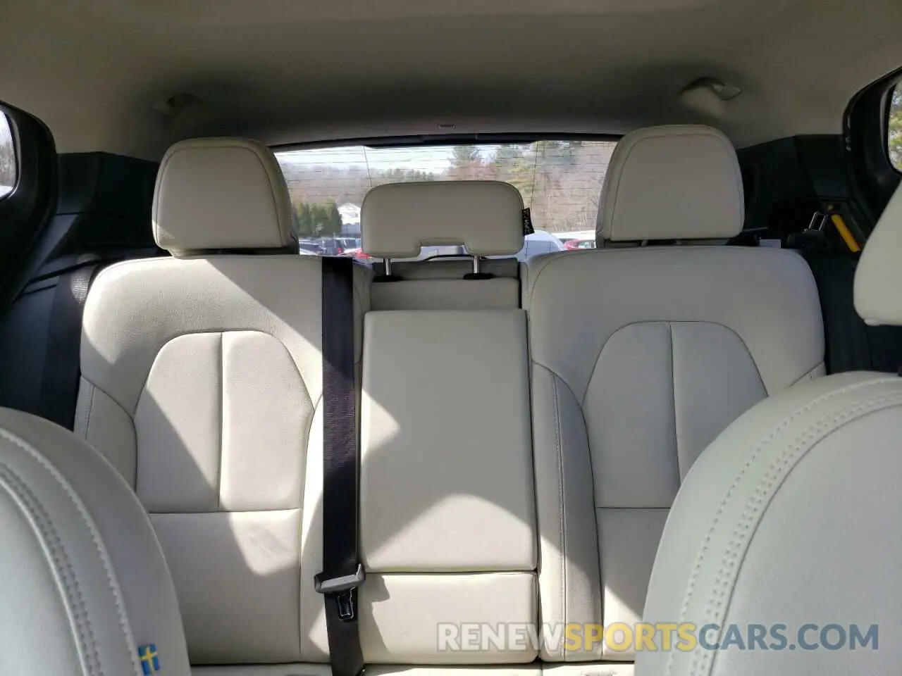 10 Photograph of a damaged car YV4162XZ3K2013056 VOLVO XC40 2019