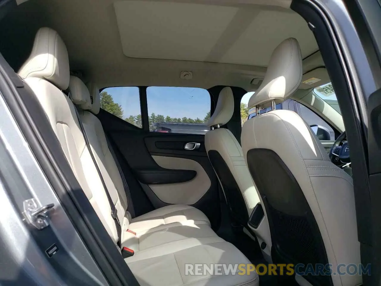 11 Photograph of a damaged car YV4162XZ3K2013056 VOLVO XC40 2019