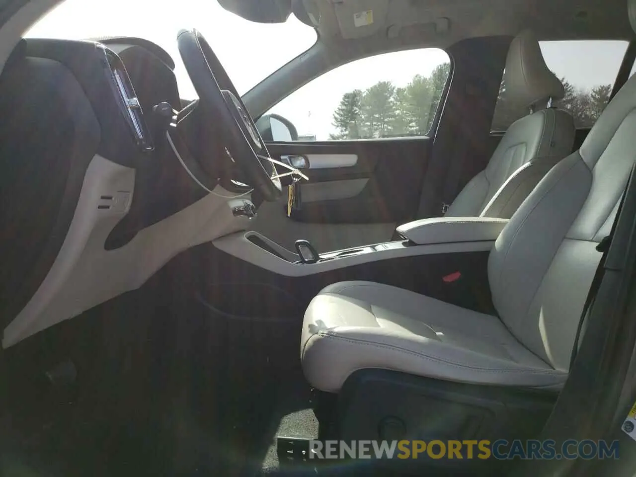7 Photograph of a damaged car YV4162XZ3K2013056 VOLVO XC40 2019