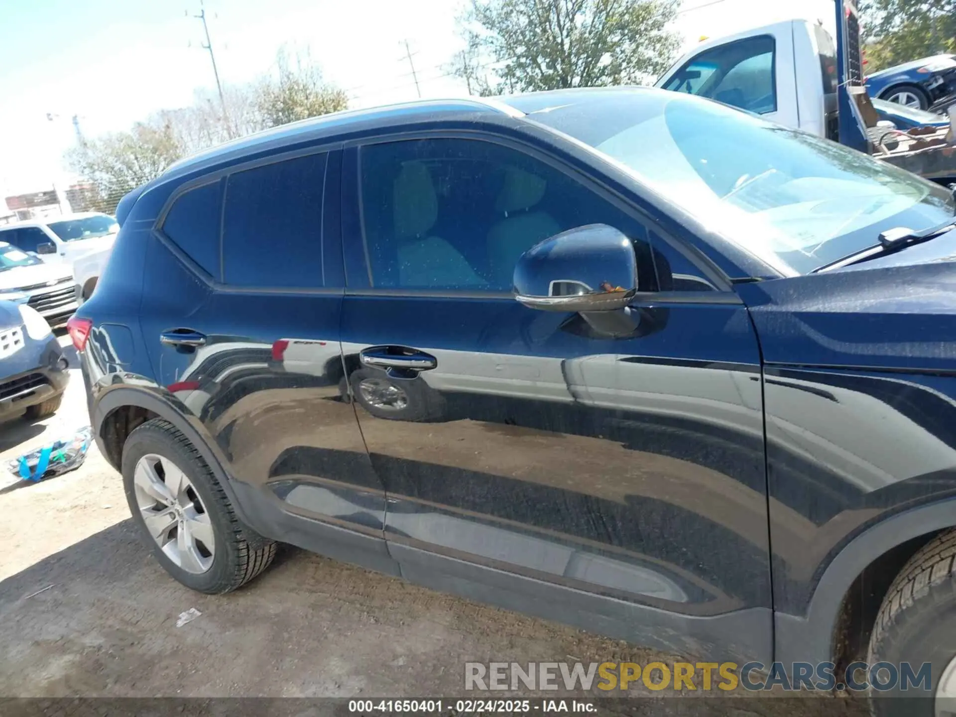14 Photograph of a damaged car YV4162XZ3K2018371 VOLVO XC40 2019
