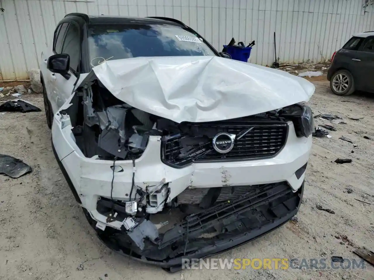 9 Photograph of a damaged car YV4162XZ4K2003457 VOLVO XC40 2019