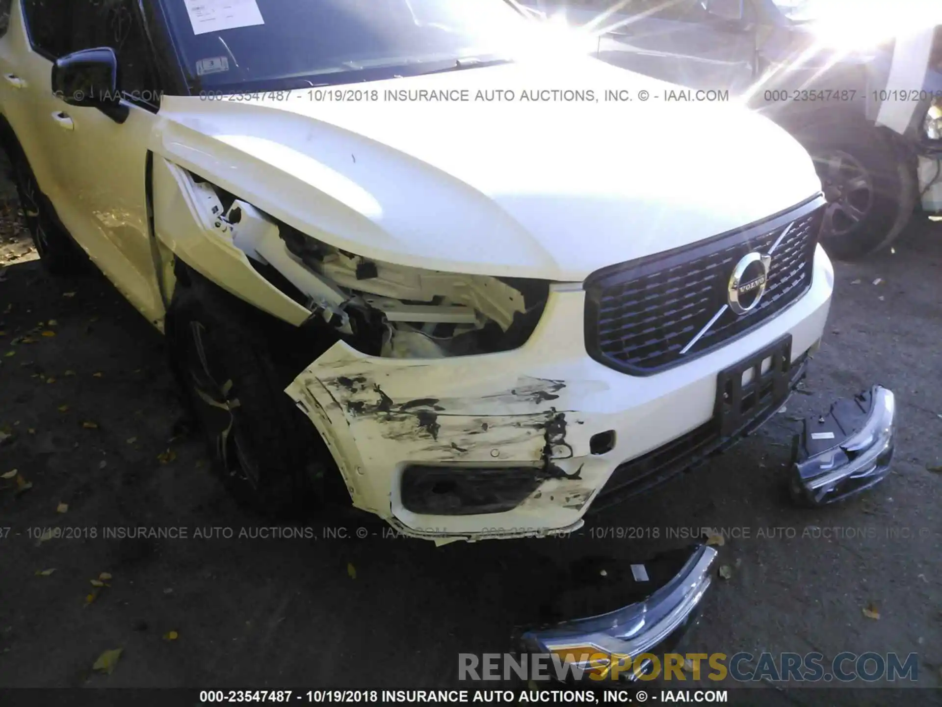 6 Photograph of a damaged car YV4162XZ4K2006357 Volvo Xc40 2019