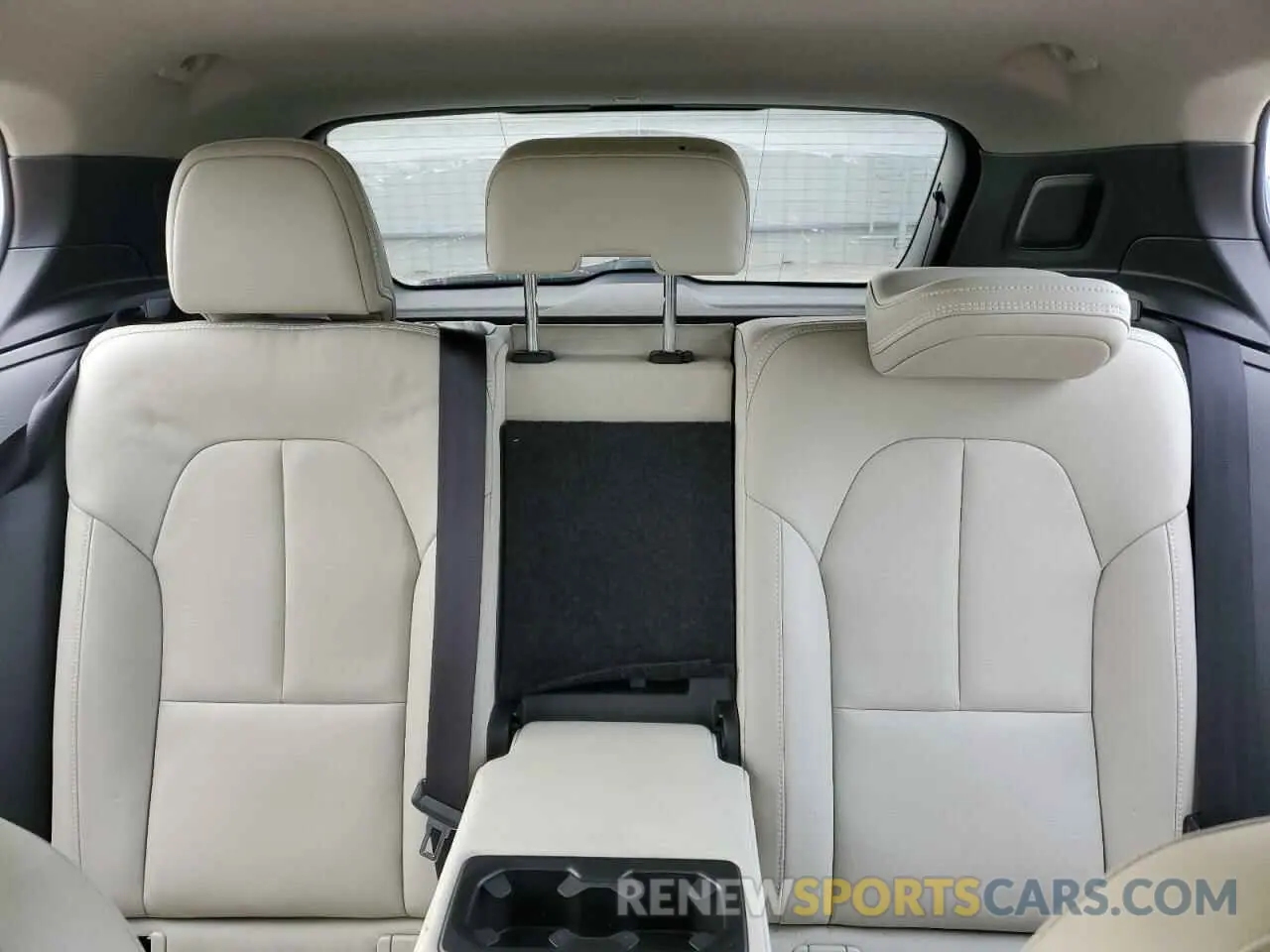 10 Photograph of a damaged car YV4162XZ4K2009954 VOLVO XC40 2019