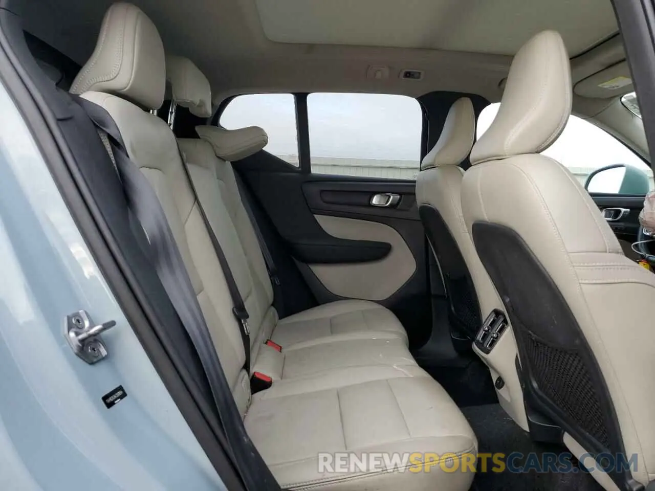 12 Photograph of a damaged car YV4162XZ4K2009954 VOLVO XC40 2019