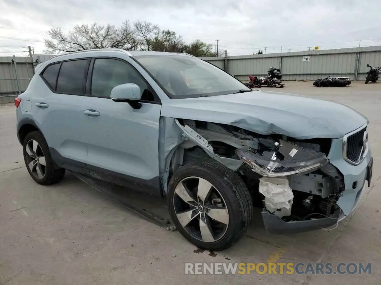 4 Photograph of a damaged car YV4162XZ4K2009954 VOLVO XC40 2019