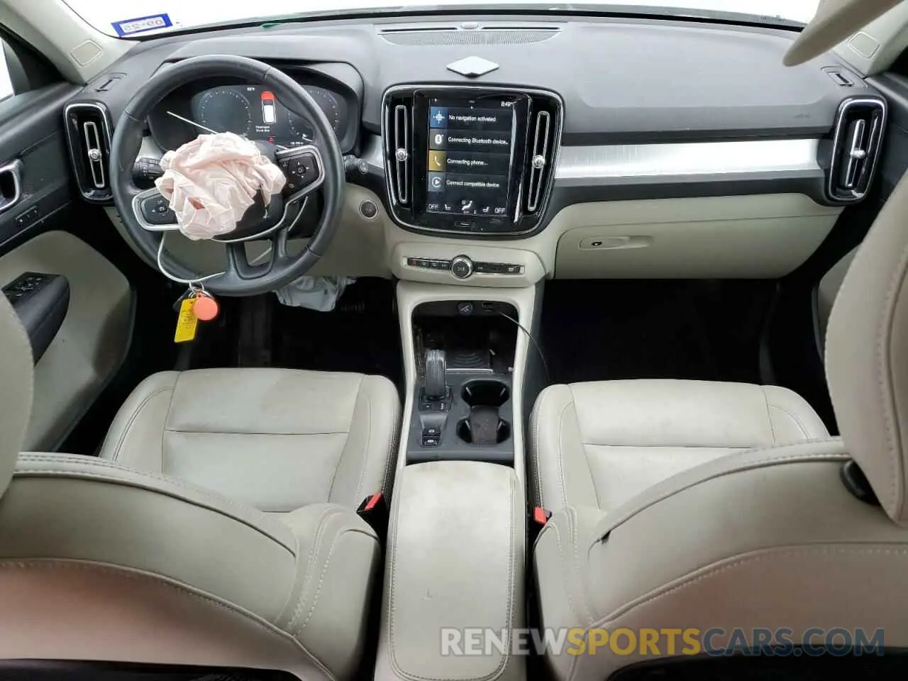 8 Photograph of a damaged car YV4162XZ4K2009954 VOLVO XC40 2019