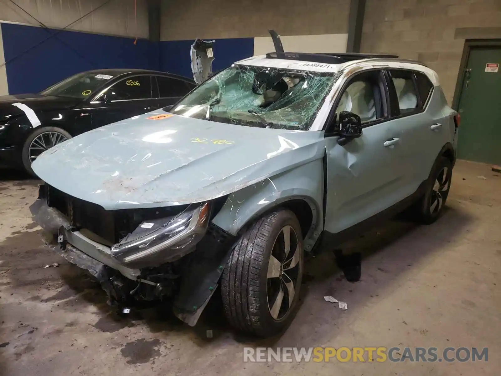 2 Photograph of a damaged car YV4162XZ5K2004052 VOLVO XC40 2019