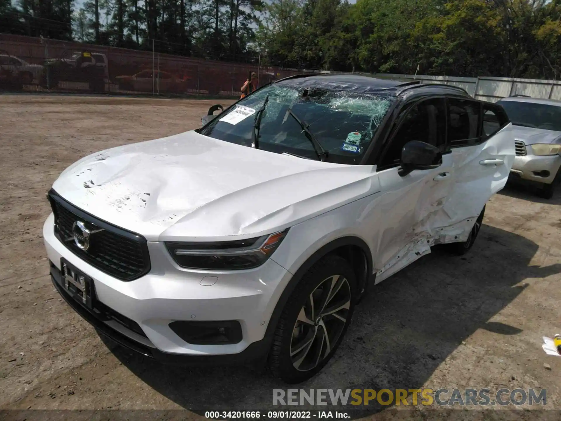 2 Photograph of a damaged car YV4162XZ6K2015593 VOLVO XC40 2019