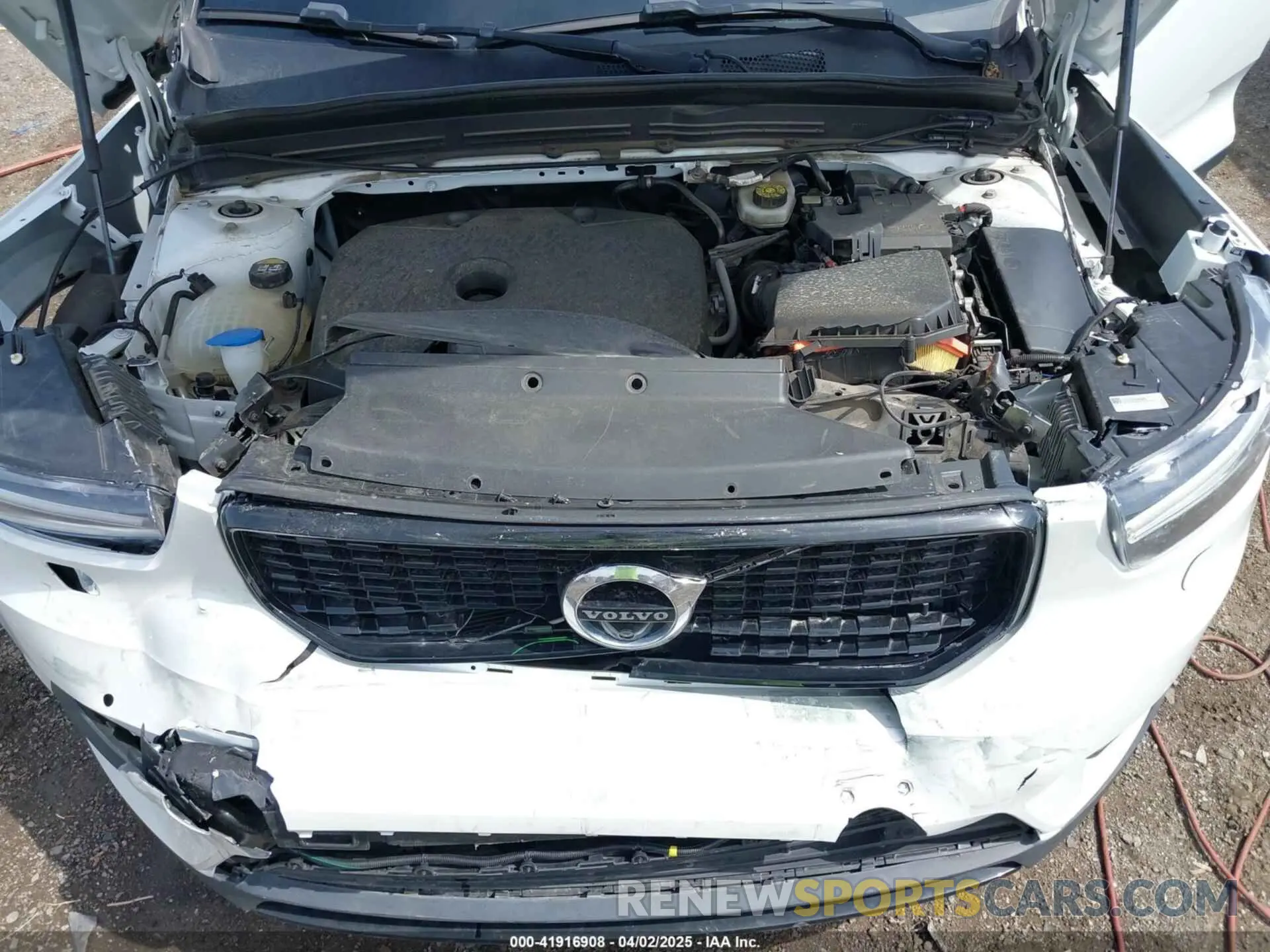 10 Photograph of a damaged car YV4162XZ8K2004420 VOLVO XC40 2019