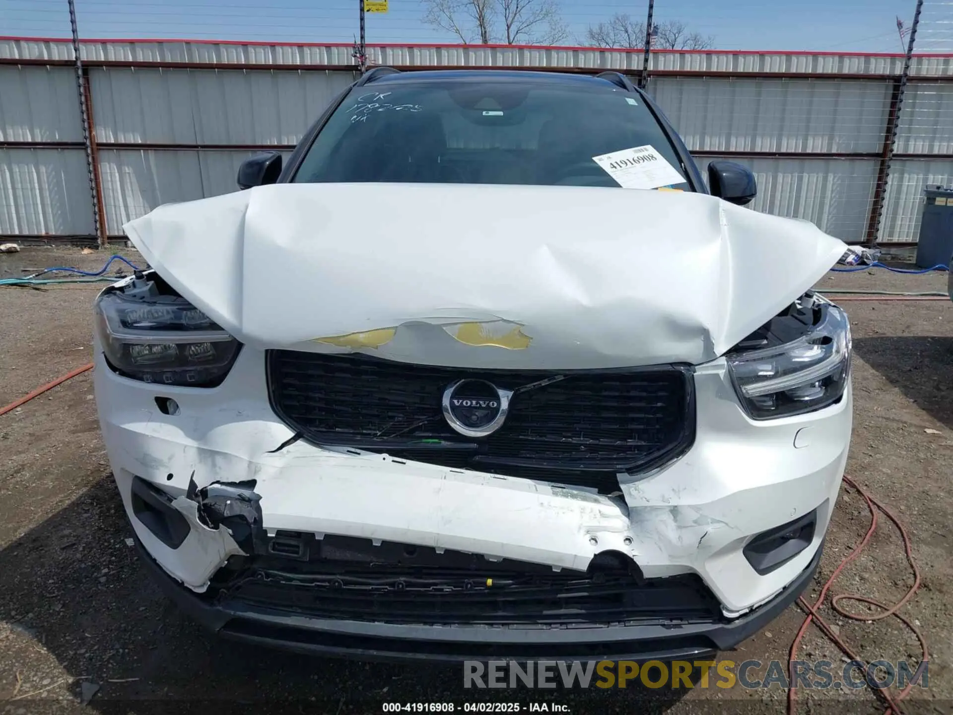 12 Photograph of a damaged car YV4162XZ8K2004420 VOLVO XC40 2019