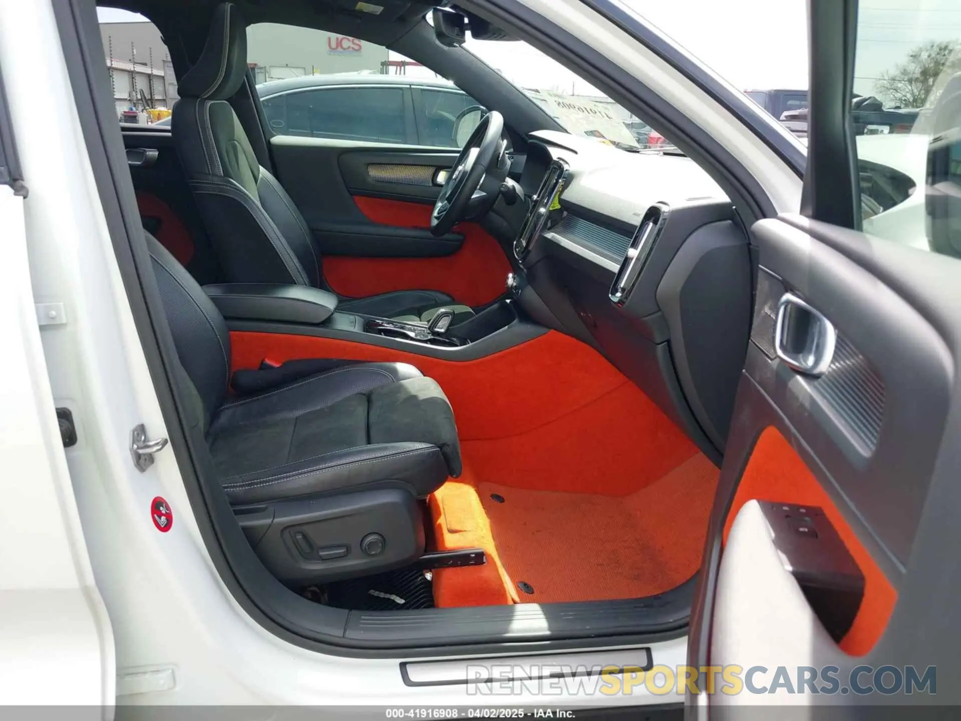 5 Photograph of a damaged car YV4162XZ8K2004420 VOLVO XC40 2019