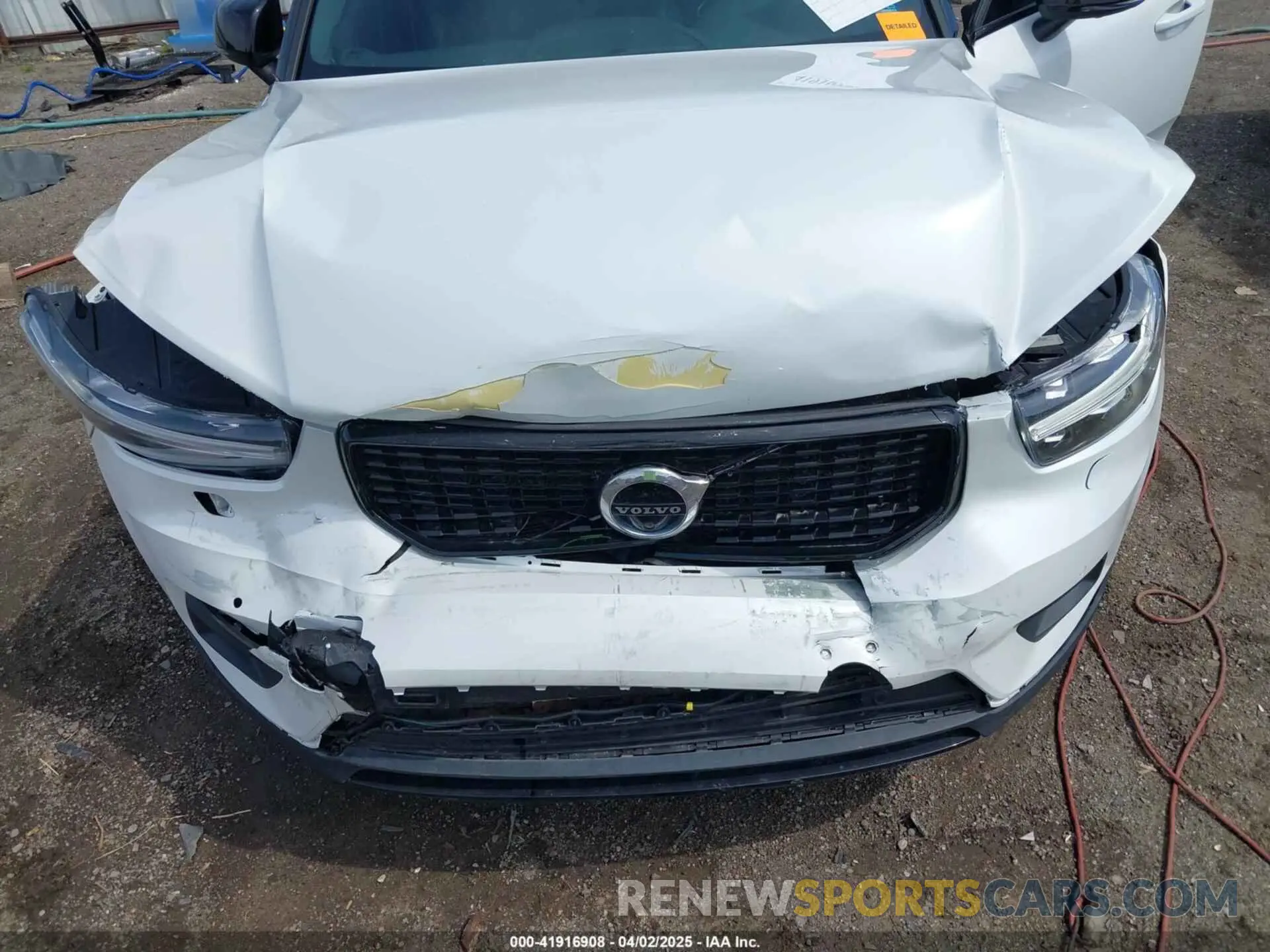 6 Photograph of a damaged car YV4162XZ8K2004420 VOLVO XC40 2019